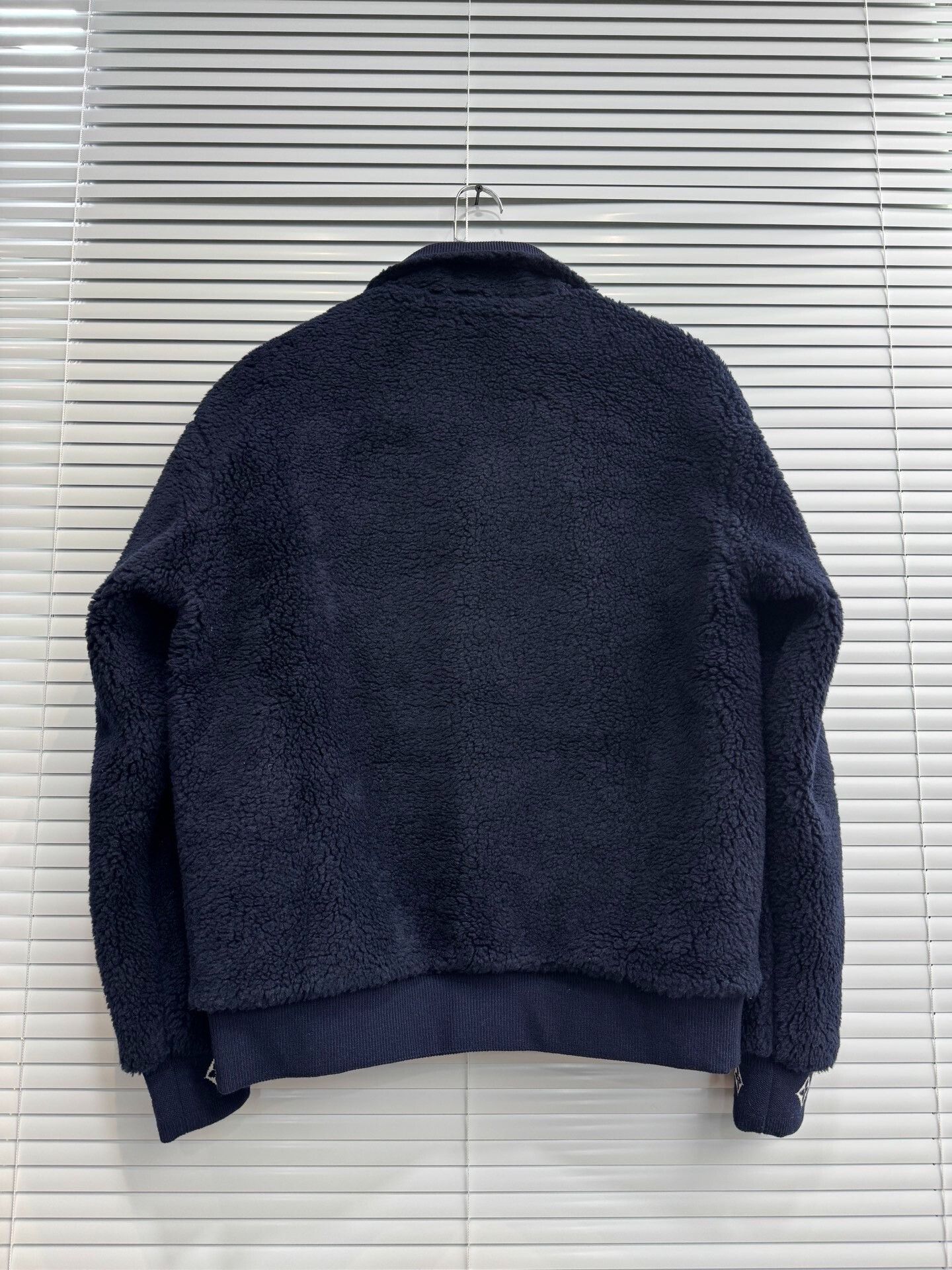 Louis Vuitton New Louis Vuitton Navy Blue Lamb Wool Jacket Size US M / EU 48-50 / 2 - 2 Thumbnail