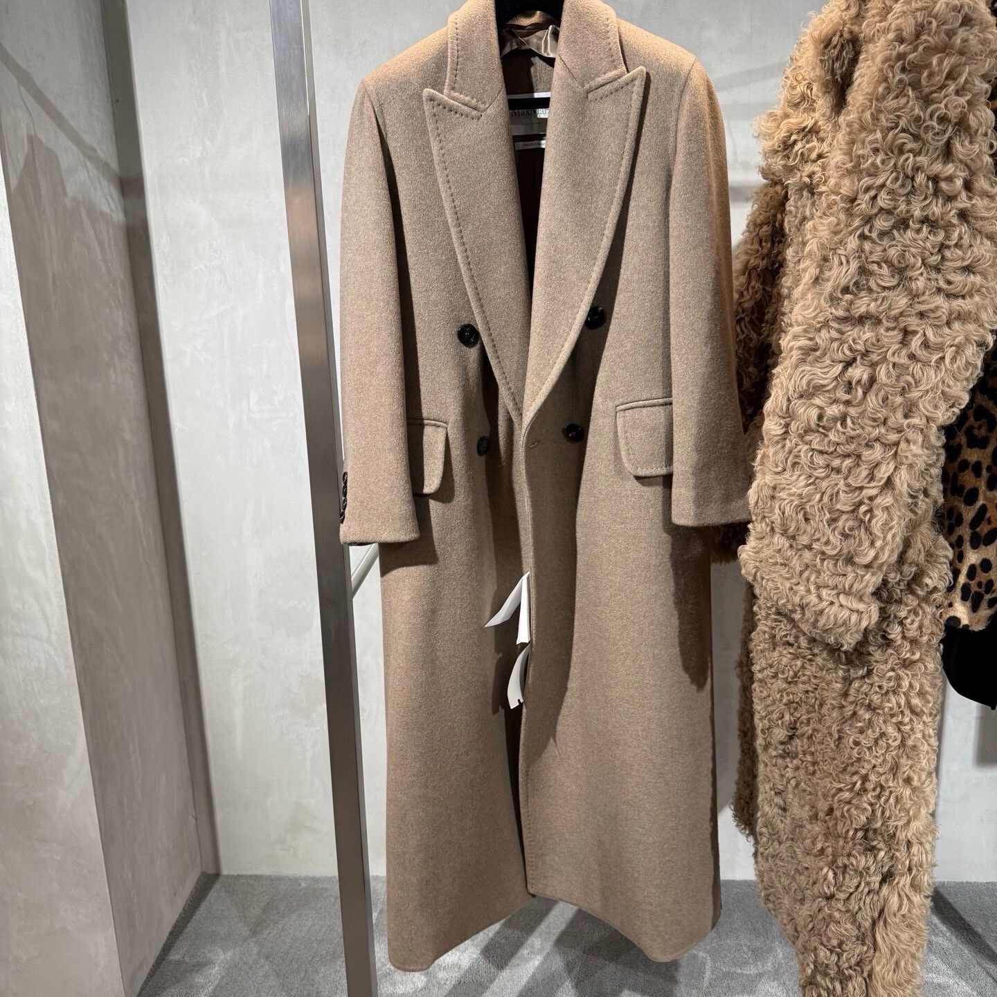 Max Mara Maxmara Long Beige Double-Breasted Coat Size XS / US 0-2 / IT 36-38 - 3 Thumbnail