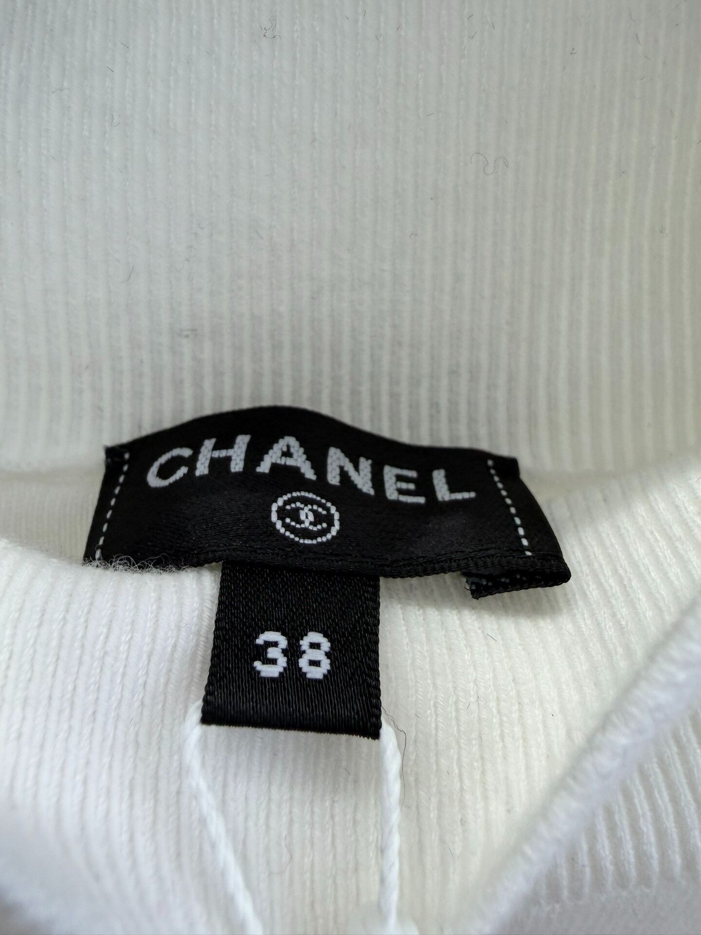 Chanel Chanel White Long-Sleeve Top for Women Size S / US 4 / IT 40 - 4 Thumbnail