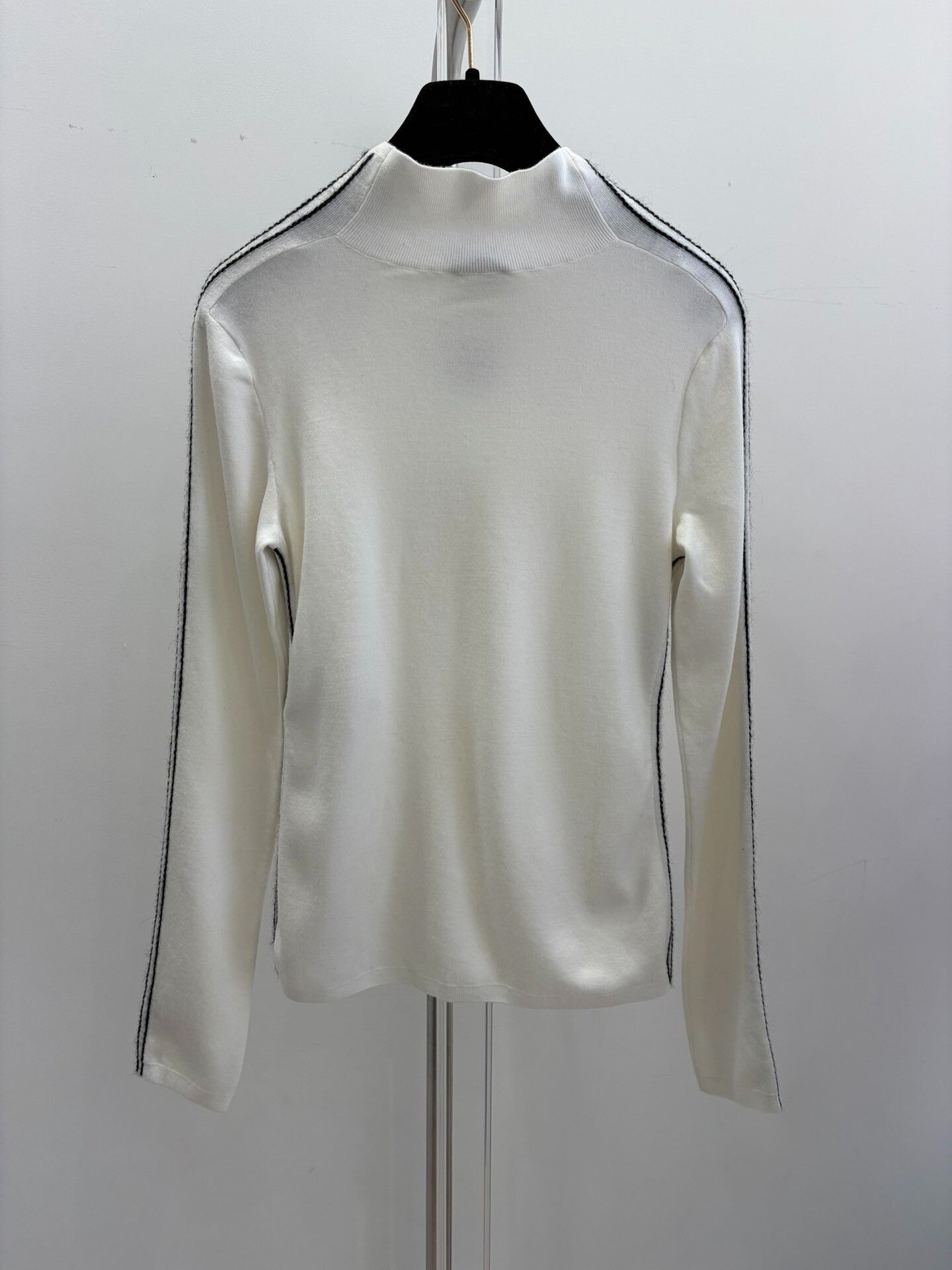 Chanel Chanel White Long-Sleeve Top for Women Size S / US 4 / IT 40 - 2 Thumbnail