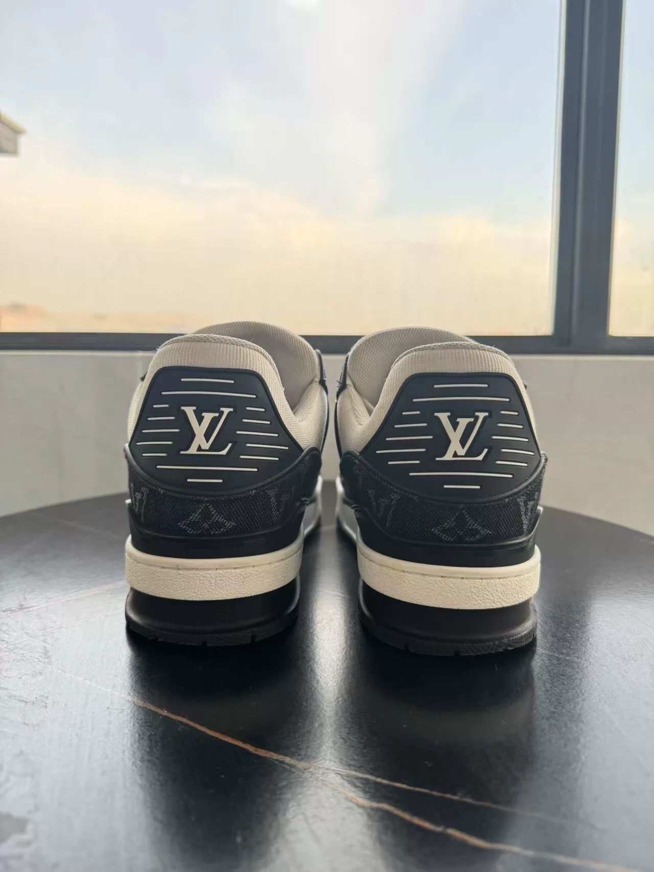 Louis Vuitton Black and White LV Trainer Sneakers Size US 9 / EU 42 - 3 Thumbnail