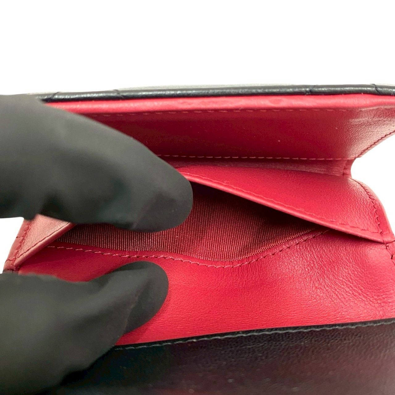 Chanel Chanel Chanel Chanel19 Lambskin Wallet Leather Short Wallet DUTY FREE for USA Size ONE SIZE - 10 Thumbnail