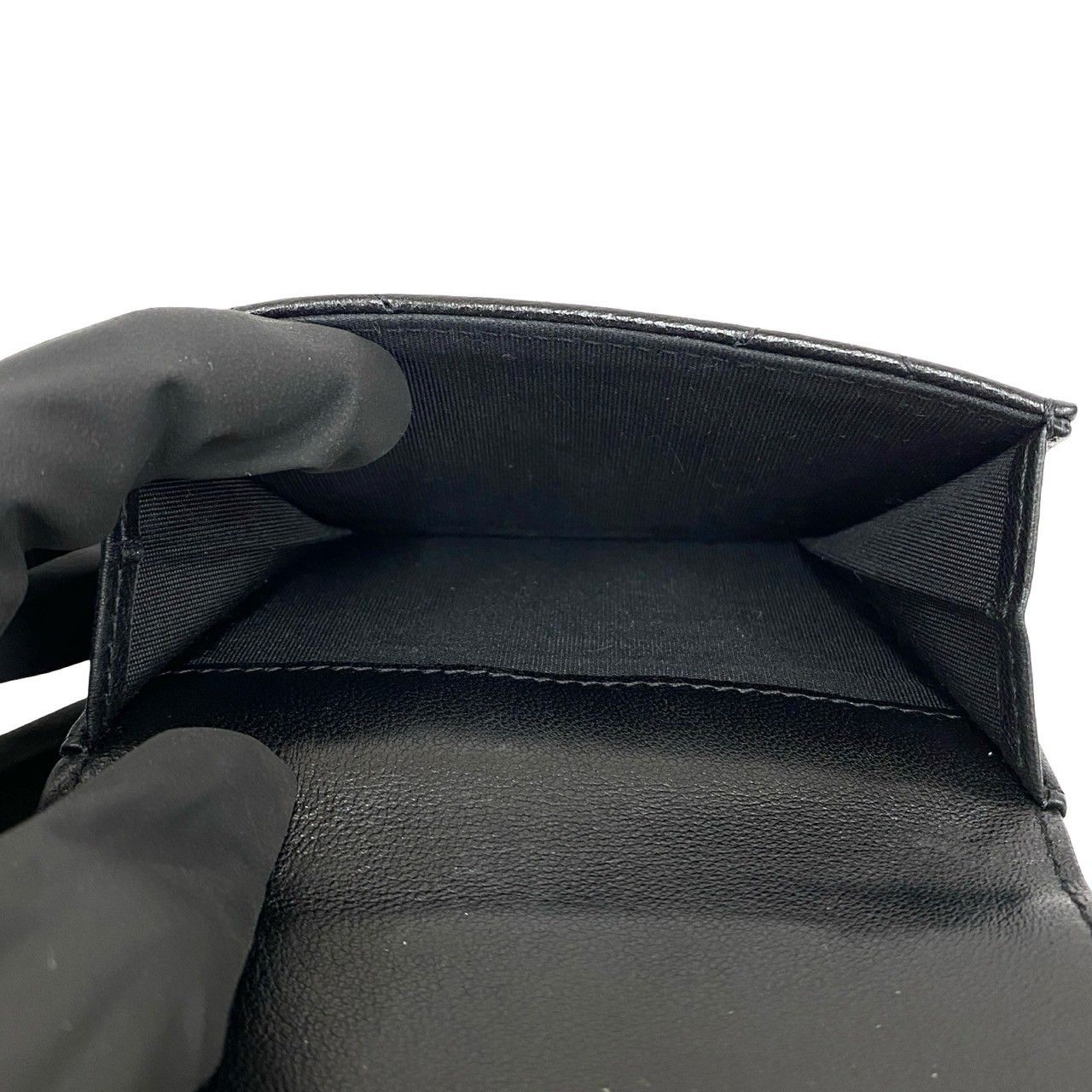 Chanel Chanel Chanel Chanel19 Lambskin Wallet Leather Short Wallet DUTY FREE for USA Size ONE SIZE - 11 Thumbnail