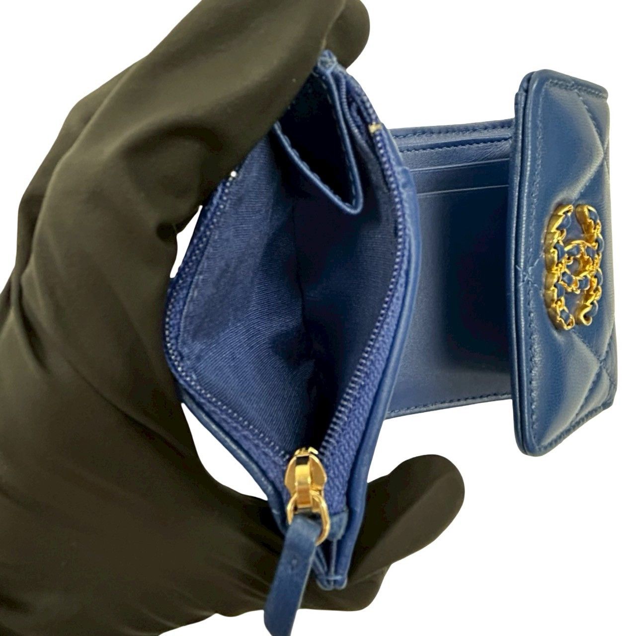 Chanel Chanel Chanel Matelassé Lambskin Wallet Leather Short Wallet DUTY FREE for USA Size ONE SIZE - 11 Thumbnail