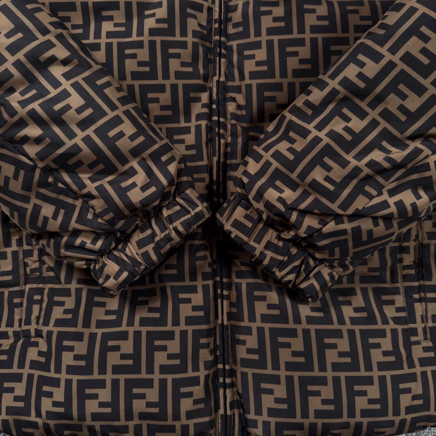 Fendi Fendi Reversible Logo Puffer Jacket Size US M / EU 48-50 / 2 - 6 Thumbnail