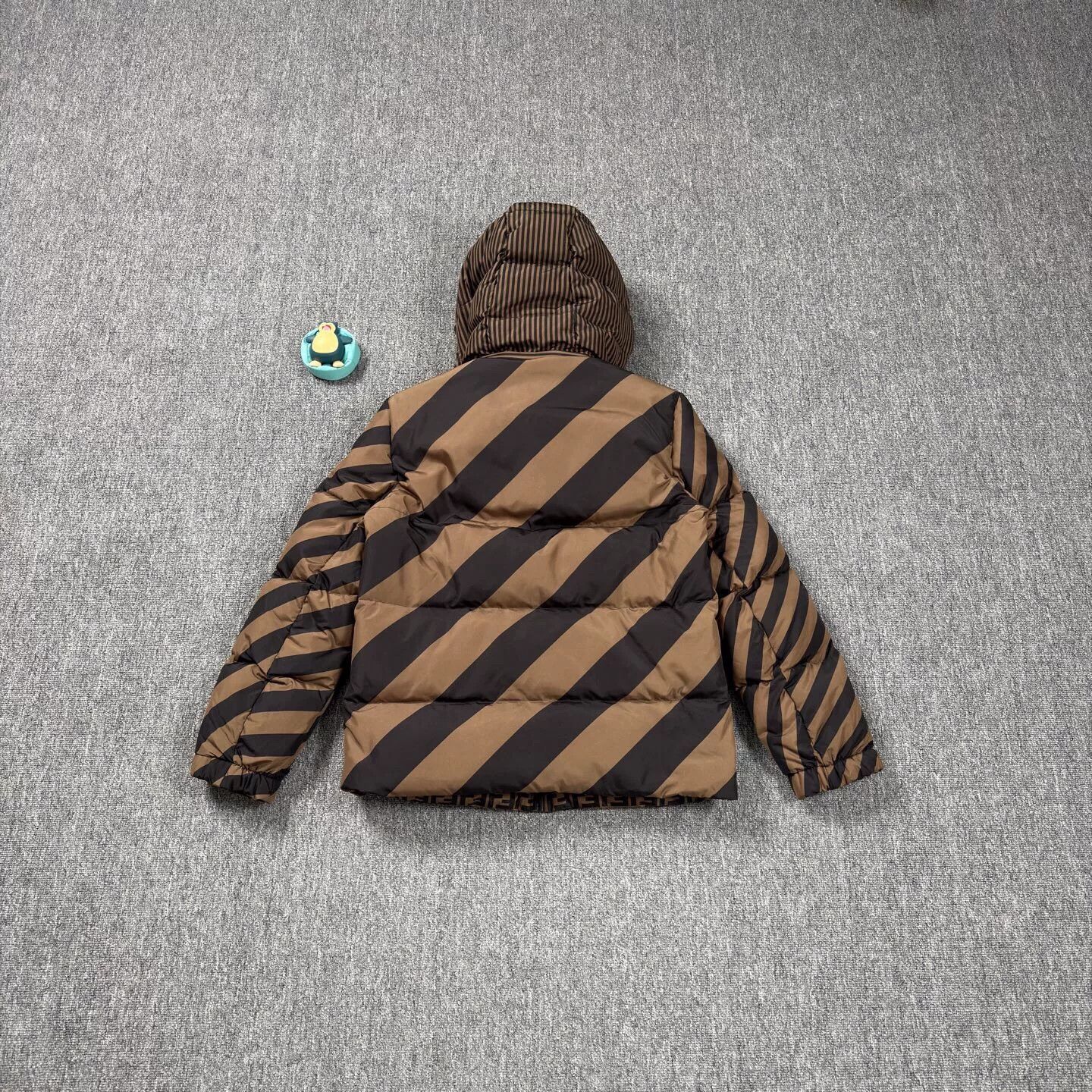 Fendi Fendi Reversible Logo Puffer Jacket Size US M / EU 48-50 / 2 - 9 Thumbnail