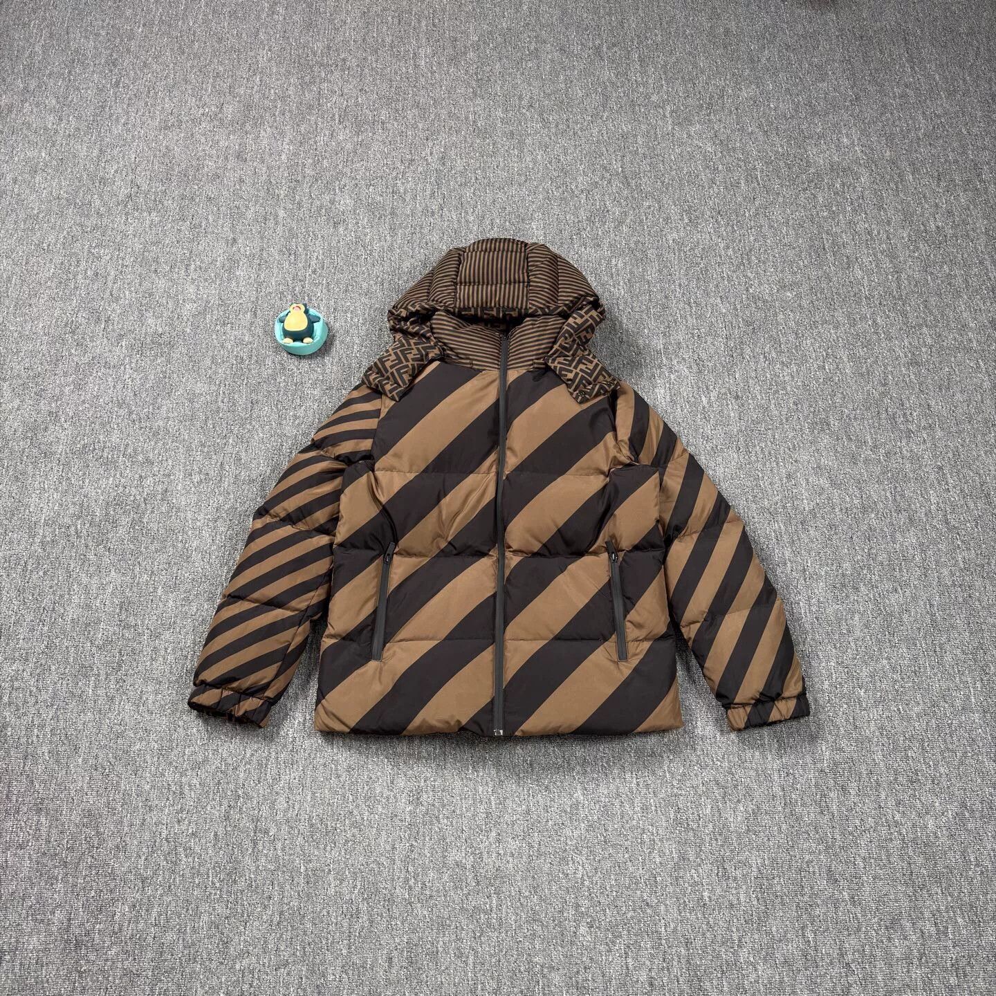 Fendi Fendi Reversible Logo Puffer Jacket Size US M / EU 48-50 / 2 - 8 Thumbnail