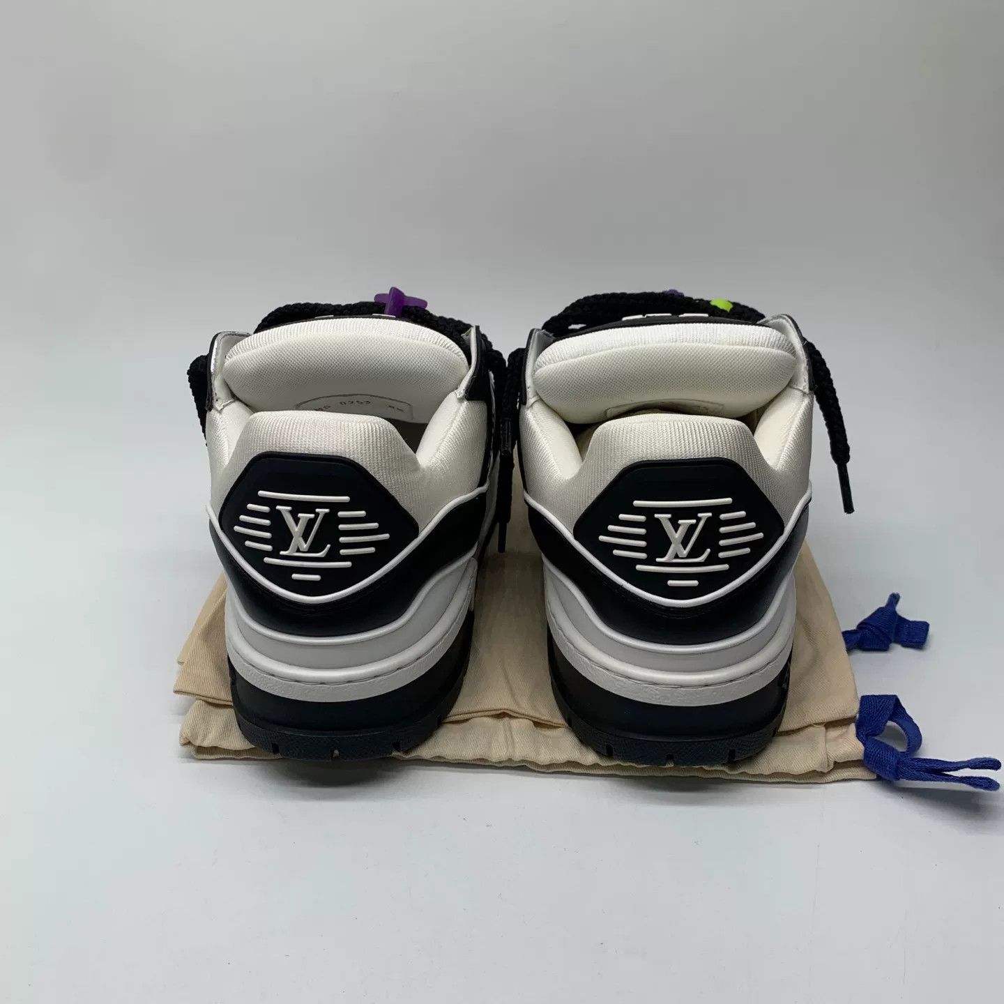 Louis Vuitton Louis Vuitton Trainer Black White Sneakers Size US 8.5 / EU 41-42 - 4 Thumbnail