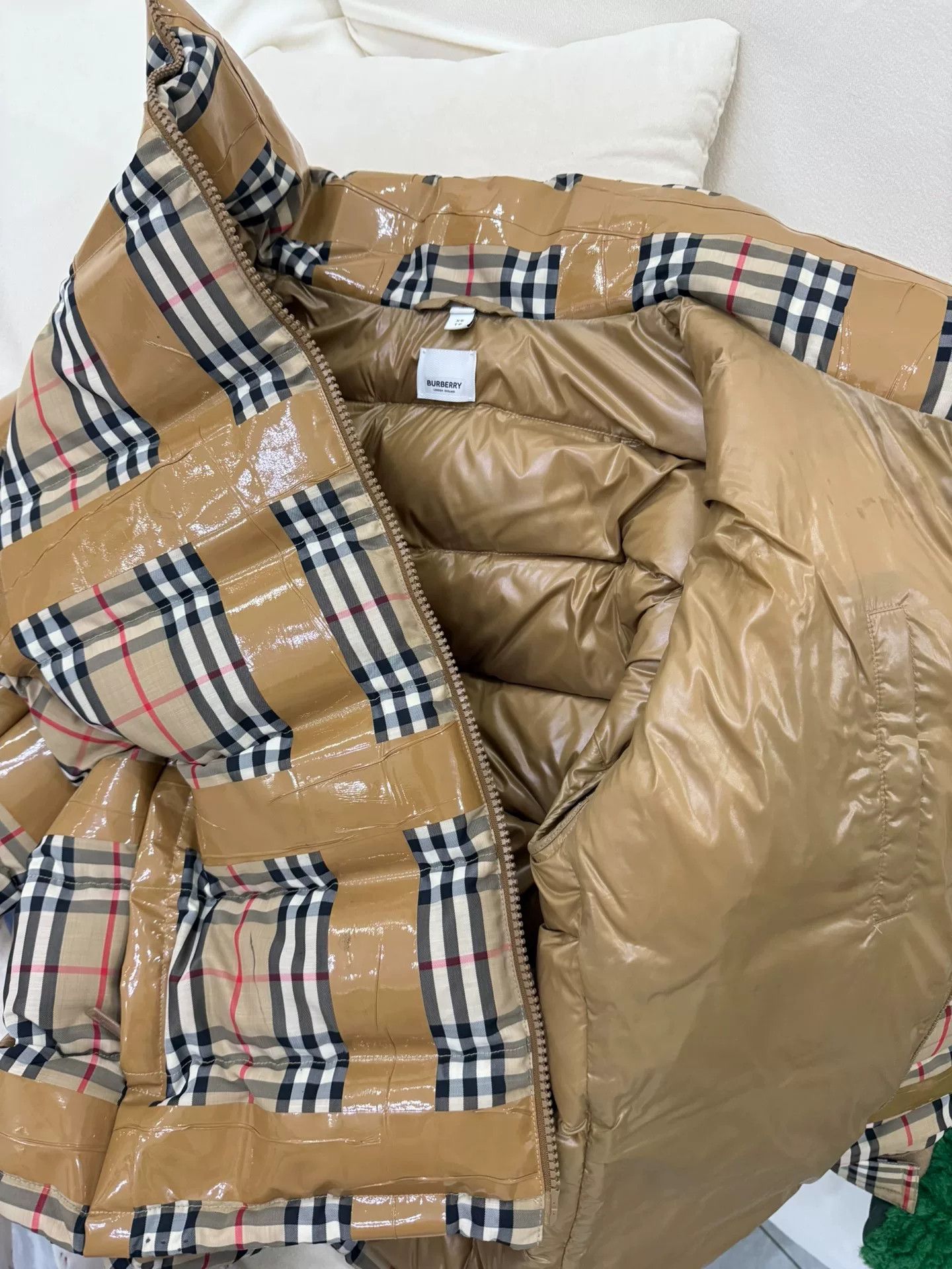 Burberry Burberry Plaid Puffer Jacket for Winter Size US L / EU 52-54 / 3 - 3 Thumbnail