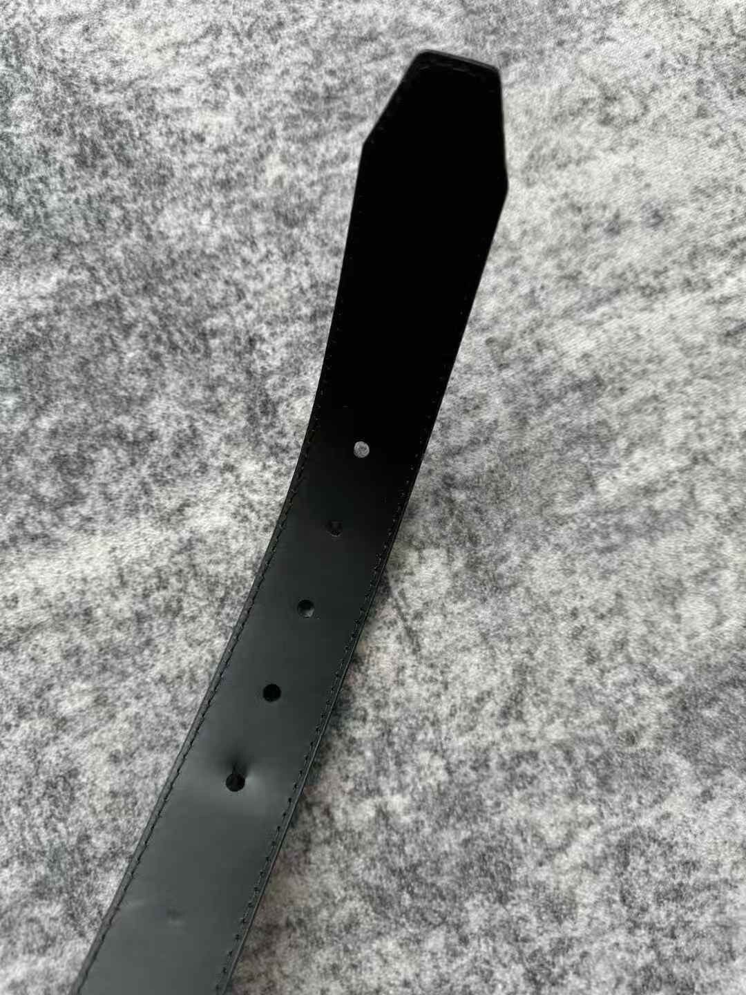 Louis Vuitton Louis Vuitton Black Metallic Logo Belt Size ONE SIZE - 5 Thumbnail