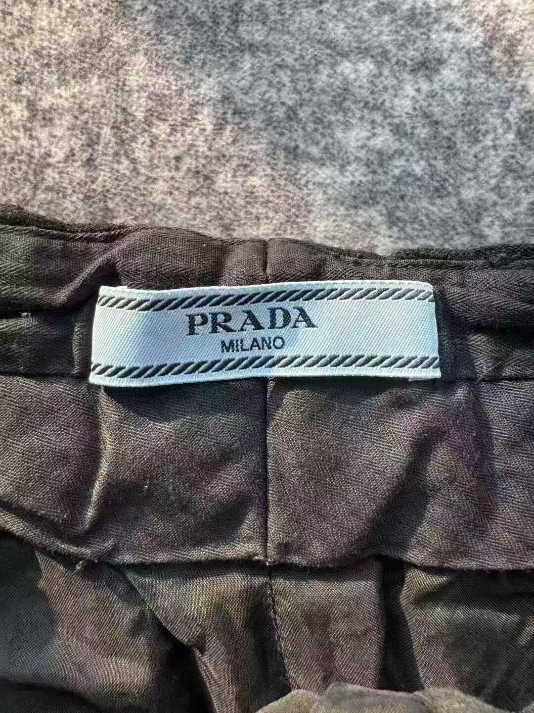 Prada Prada Black Triangle Pendant Trousers Size 42 Size US 26 / EU 42 - 3 Thumbnail