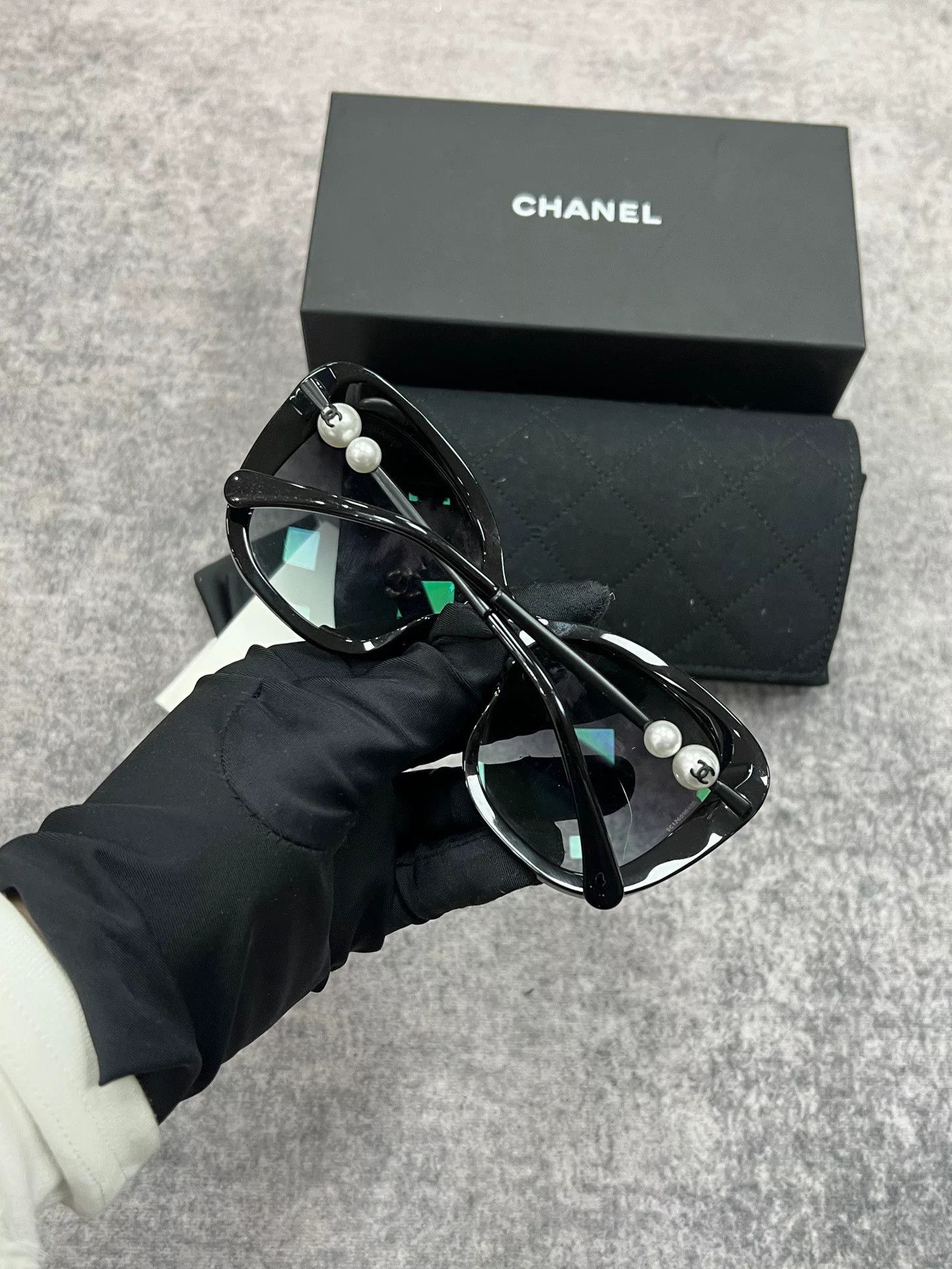 Chanel Chanel Black Oversized Pearl Sunglasses Size ONE SIZE - 3 Thumbnail