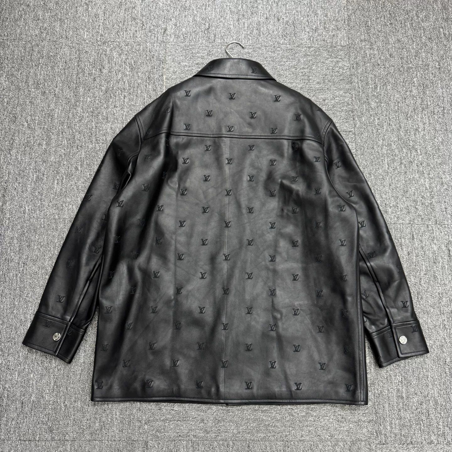 Louis Vuitton Louis Vuitton Embossed Leather Jacket Size US M / EU 48-50 / 2 - 2 Thumbnail