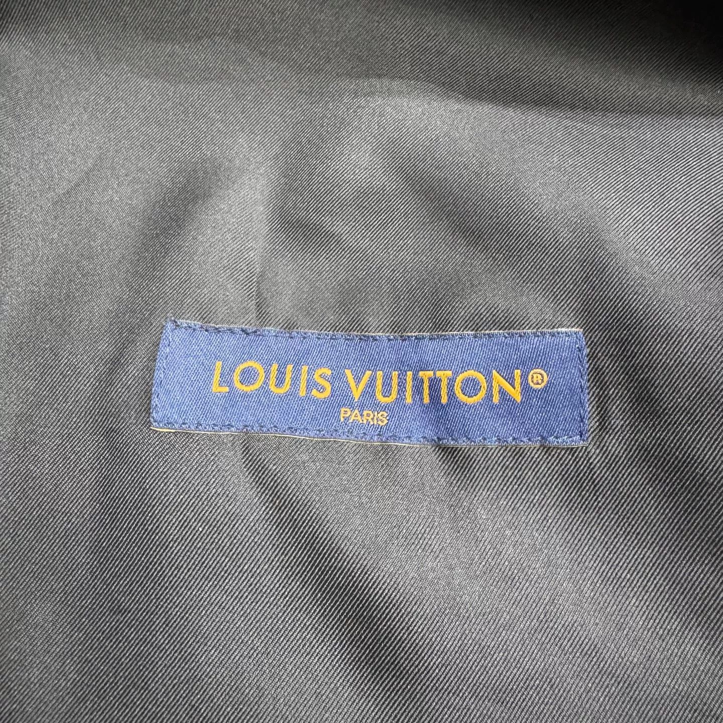 Louis Vuitton Louis Vuitton Embossed Leather Jacket Size US M / EU 48-50 / 2 - 3 Thumbnail
