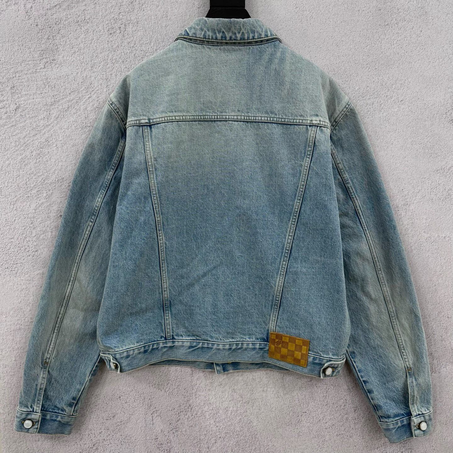 Louis Vuitton Louis Vuitton Light Blue Denim Jacket Size US L / EU 52-54 / 3 - 2 Thumbnail