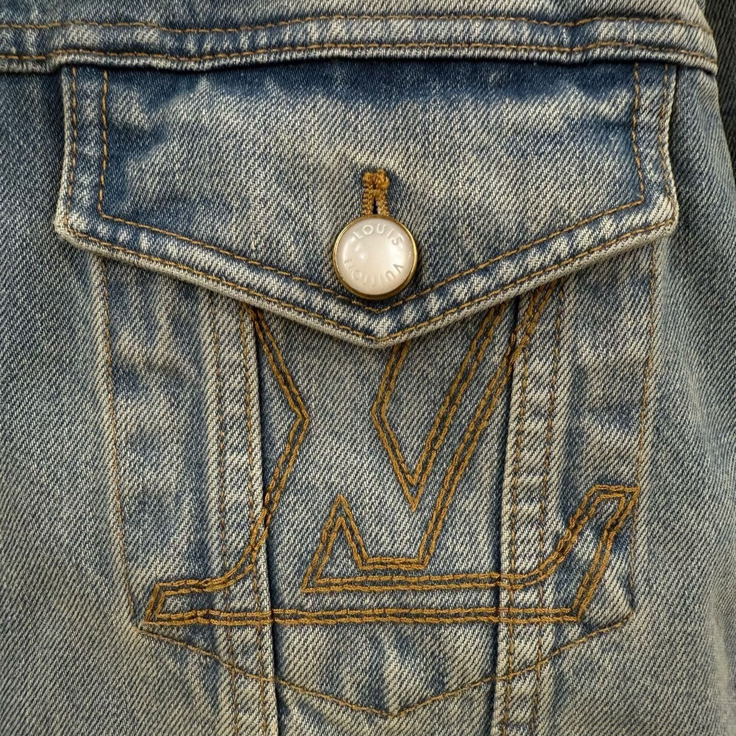 Louis Vuitton Louis Vuitton Light Blue Denim Jacket Size US L / EU 52-54 / 3 - 6 Thumbnail