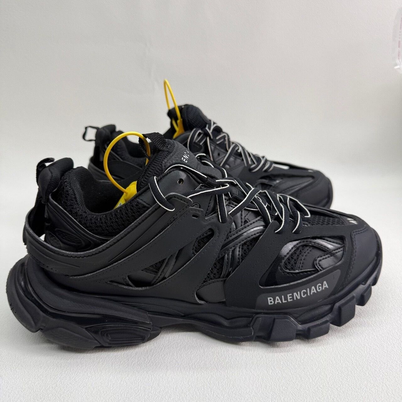 Balenciaga Balenciaga Black Track 1.0 Sneakers Size US 8 / EU 41 - 4 Thumbnail
