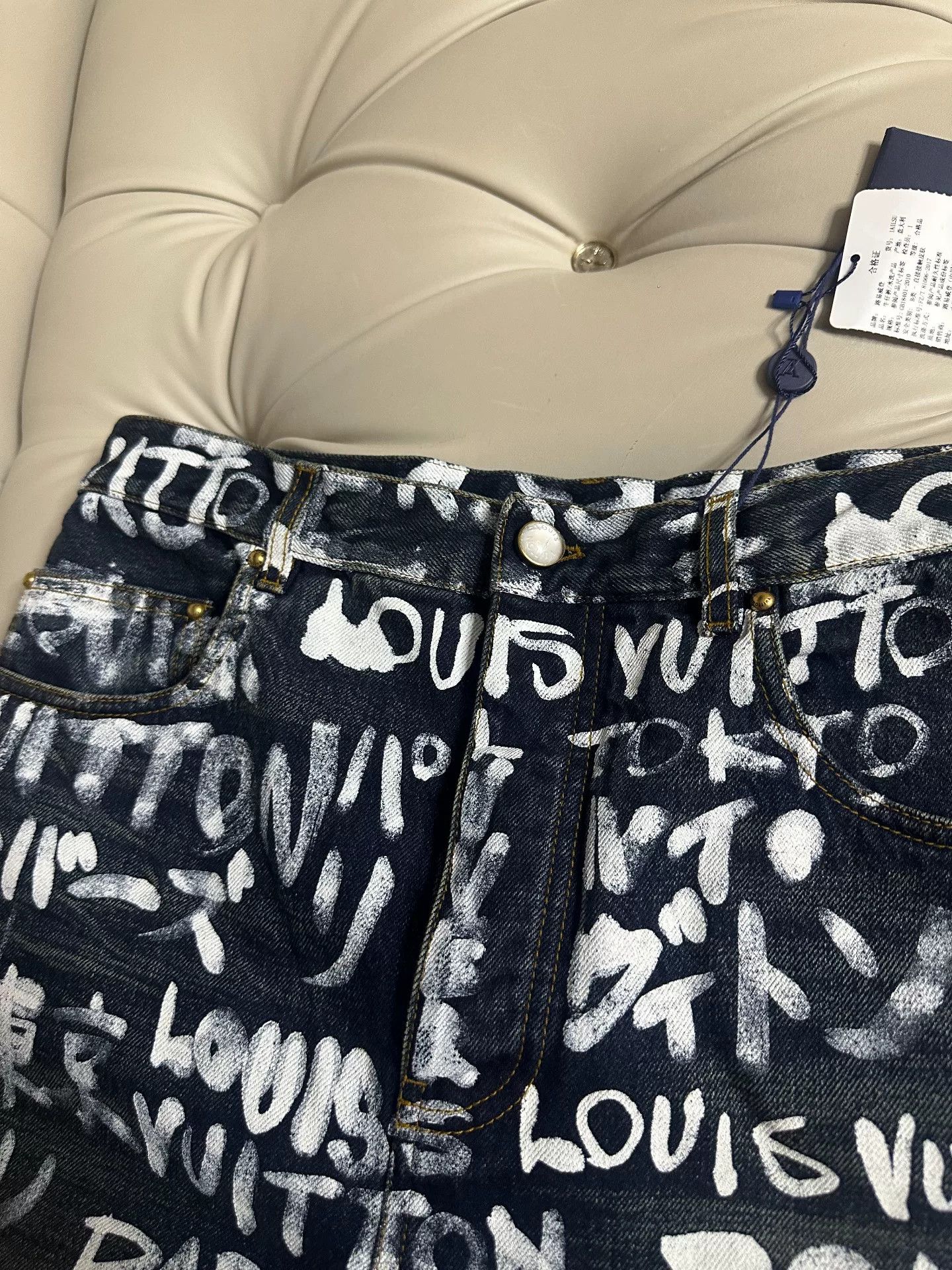 Louis Vuitton Louis Vuitton Nigo Graffiti Denim Pants Size US 30 / EU 46 - 4 Thumbnail