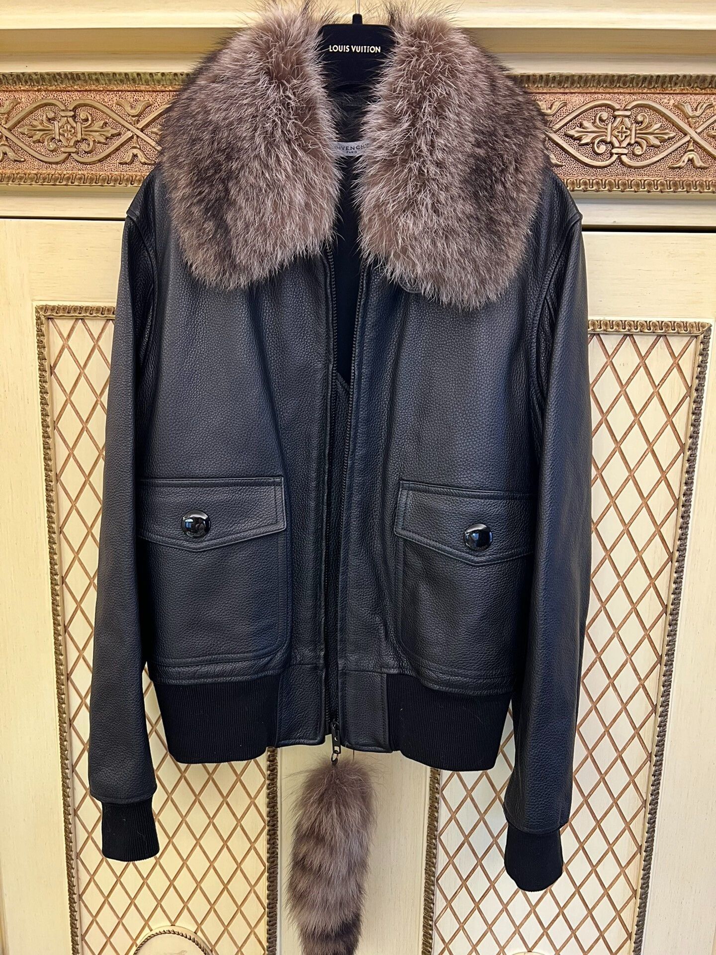Givenchy Givenchy Fur Collar Black Leather Jacket Size US S / EU 44-46 / 1 - 3 Thumbnail