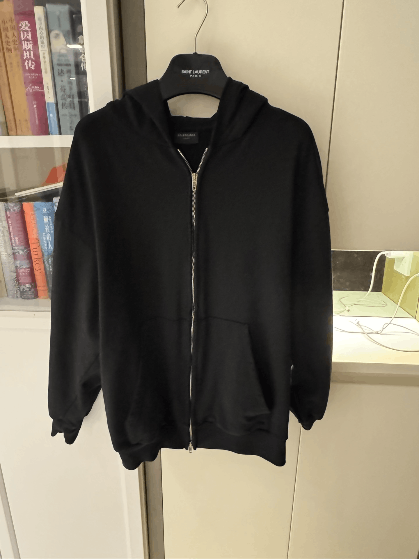 Balenciaga Balenciaga Black Zip-Up Hooded Sweatshirt Size US S / EU 44-46 / 1 - 7 Thumbnail