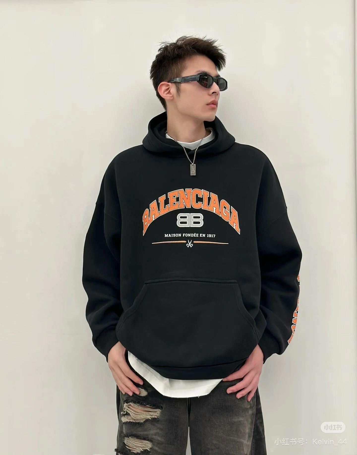 Balenciaga Balenciaga Black Hoodie with Orange Logo Size US XS / EU 42 / 0 - 4 Thumbnail