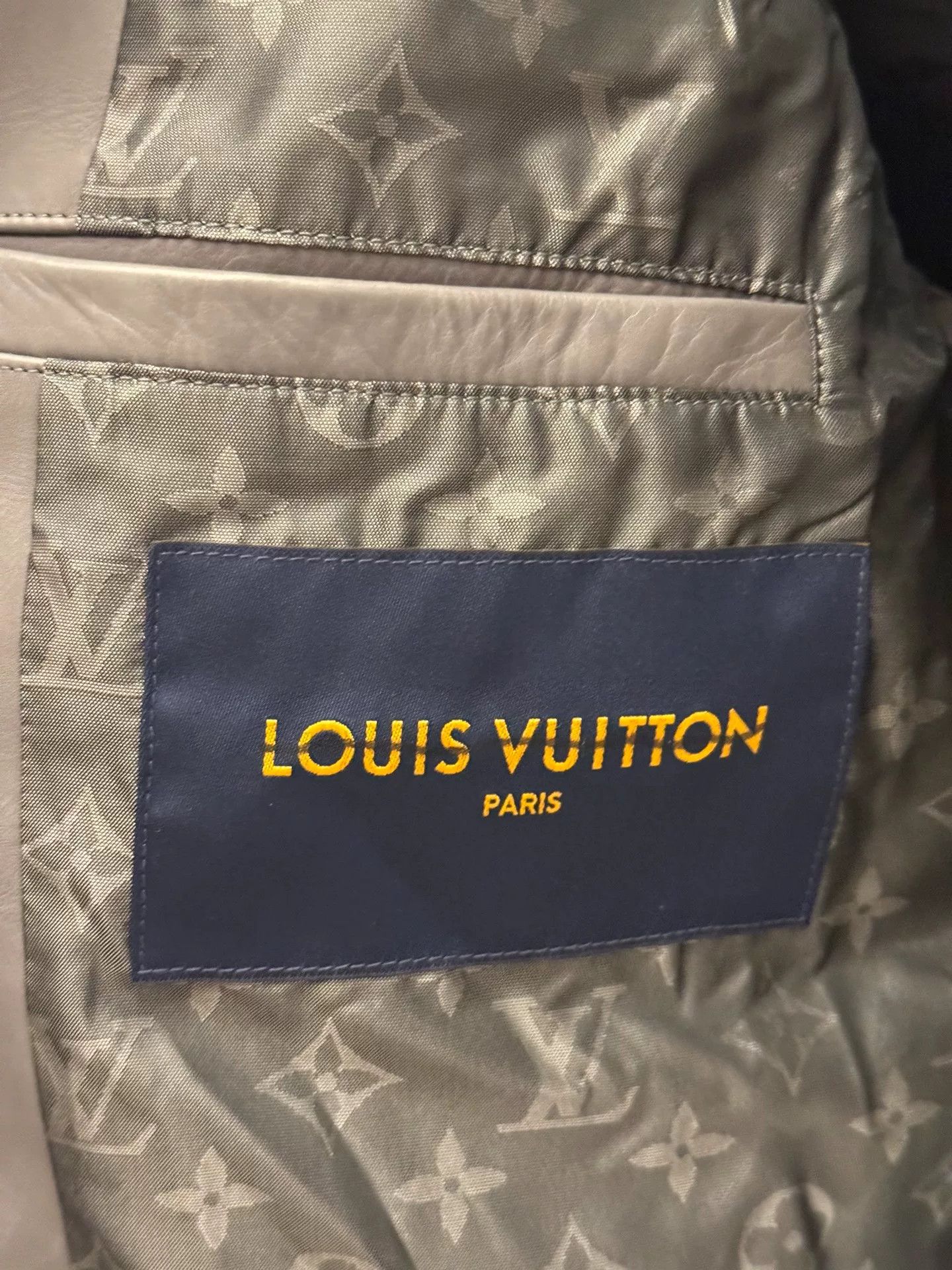 Louis Vuitton Louis Vuitton Gray Zip-Up Embroidered Jacket Size US M / EU 48-50 / 2 - 6 Thumbnail
