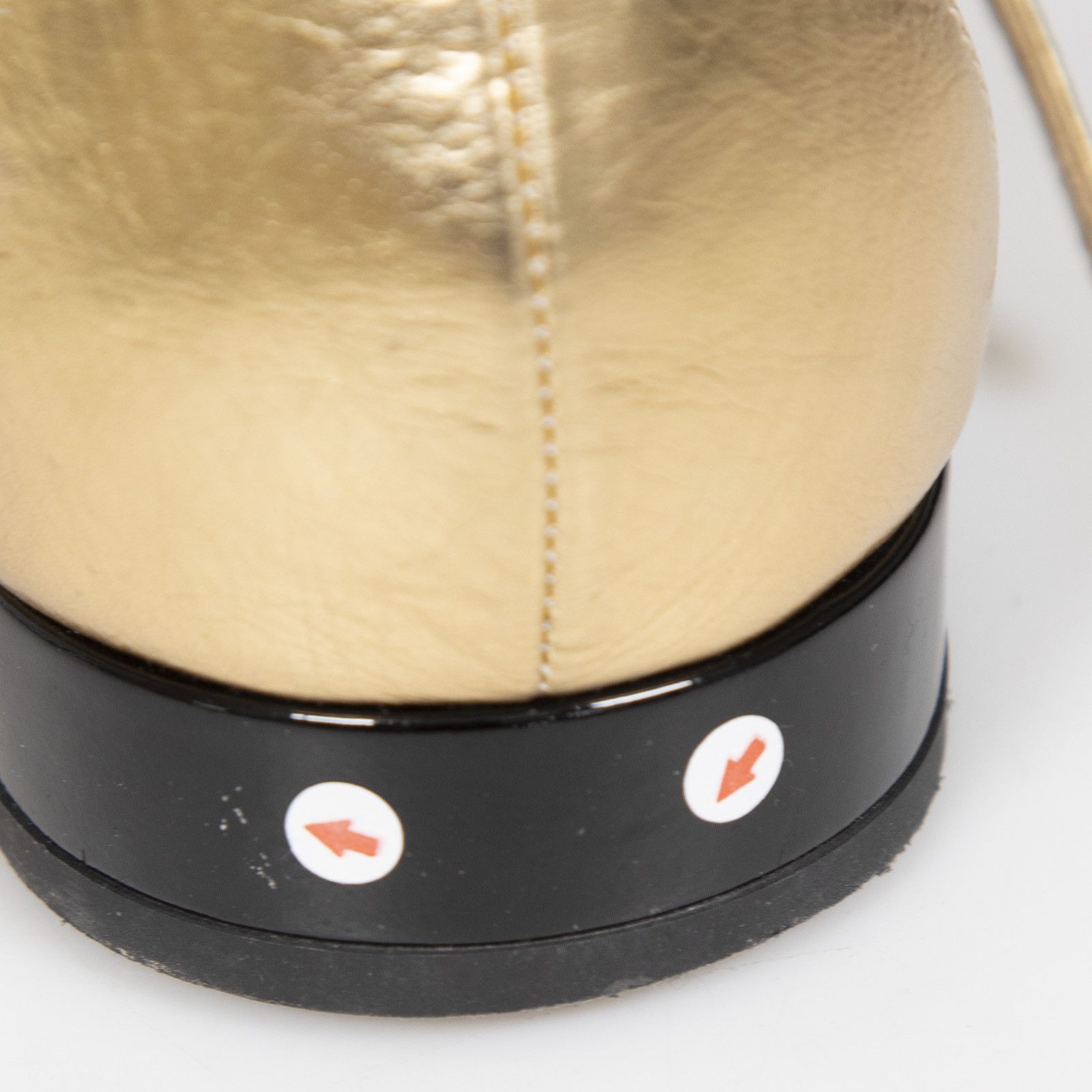 Chanel Gold Leather T-Strap Sandals Size US 7.5 / IT 37.5 - 8 Thumbnail