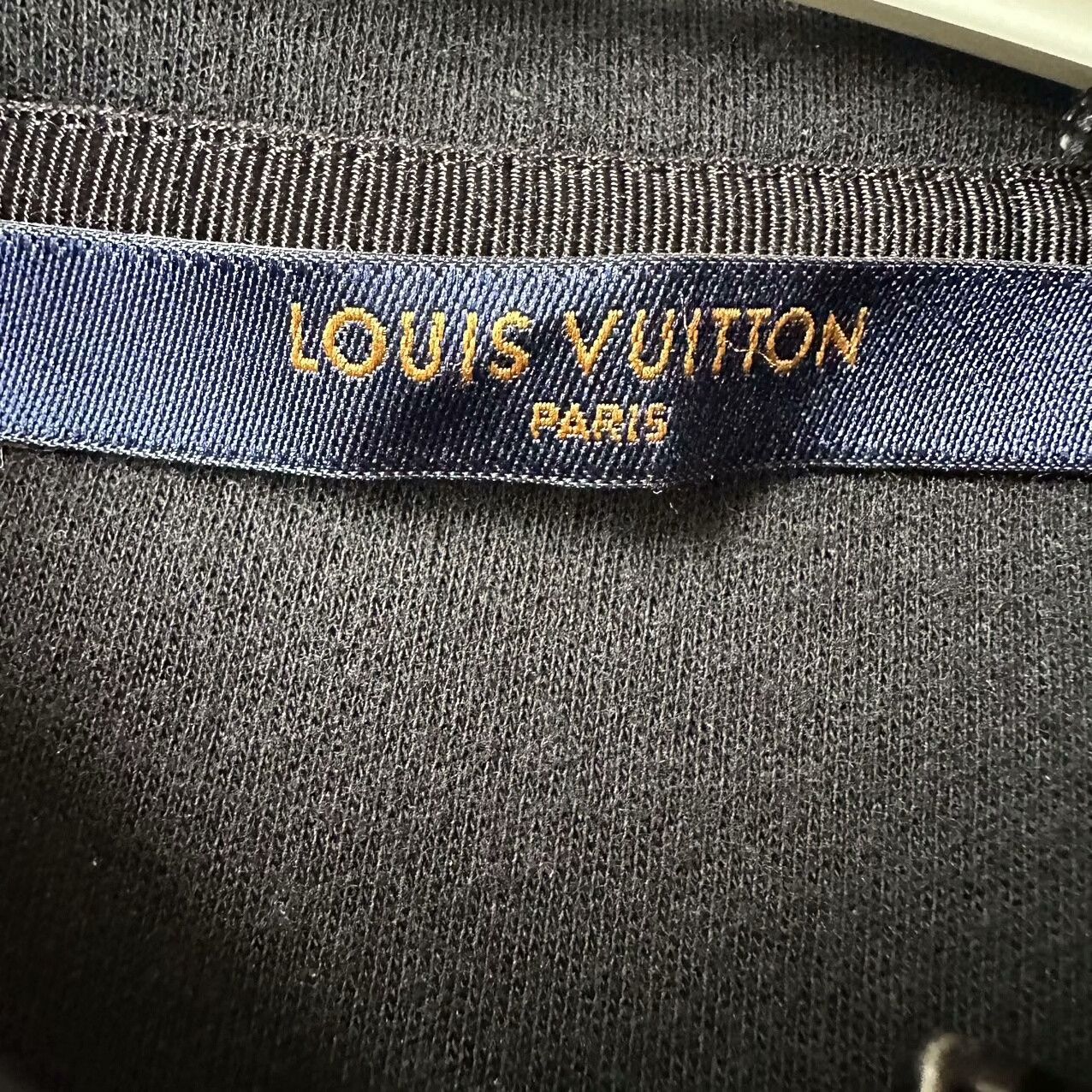 Louis Vuitton Louis Vuitton Black Hooded Jacket with Pin Size US S / EU 44-46 / 1 - 4 Thumbnail