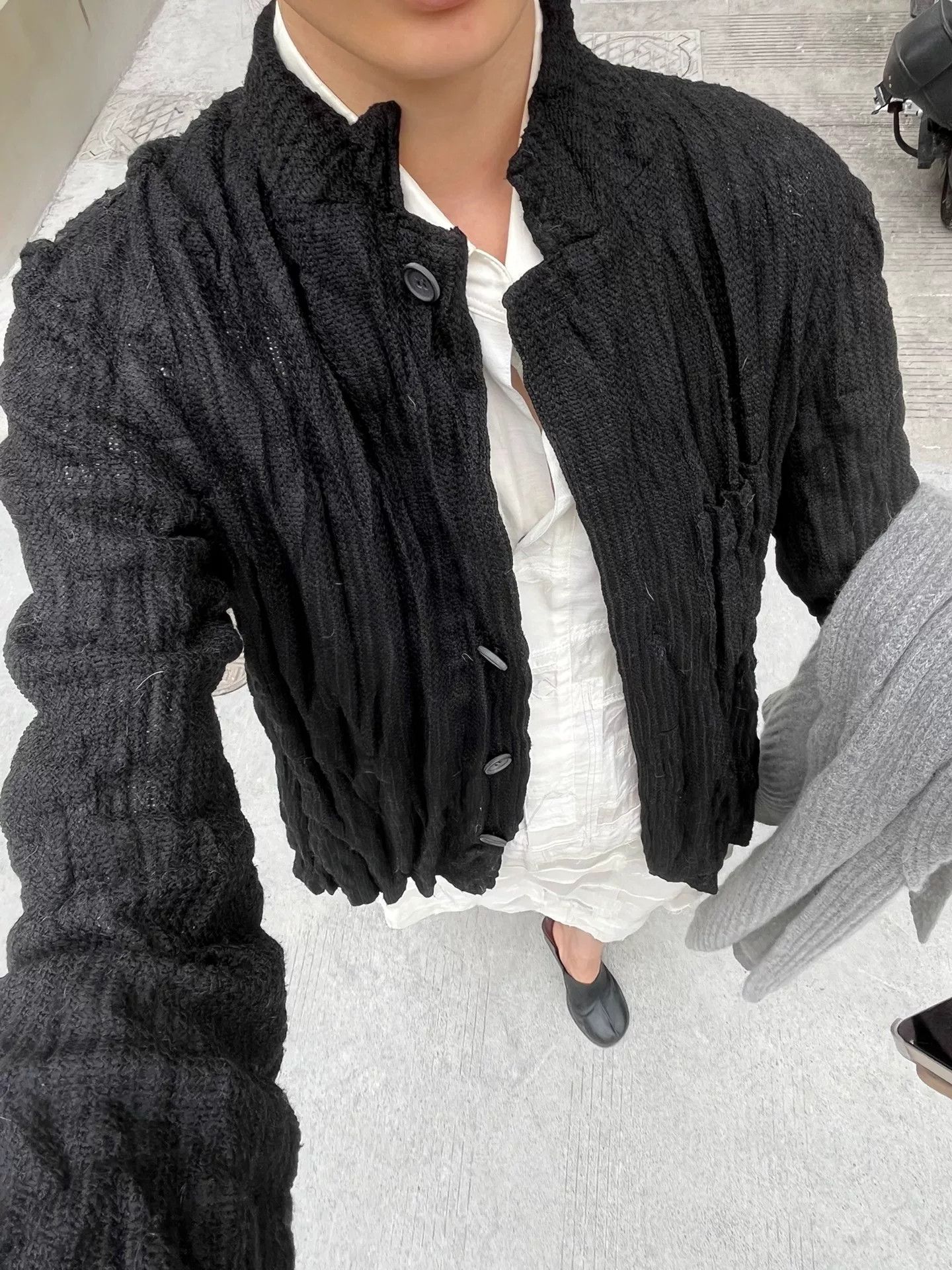 Issey Miyake Issey Miyake Men Textured Black Top Size S / US 4 / IT 40 - 2 Thumbnail