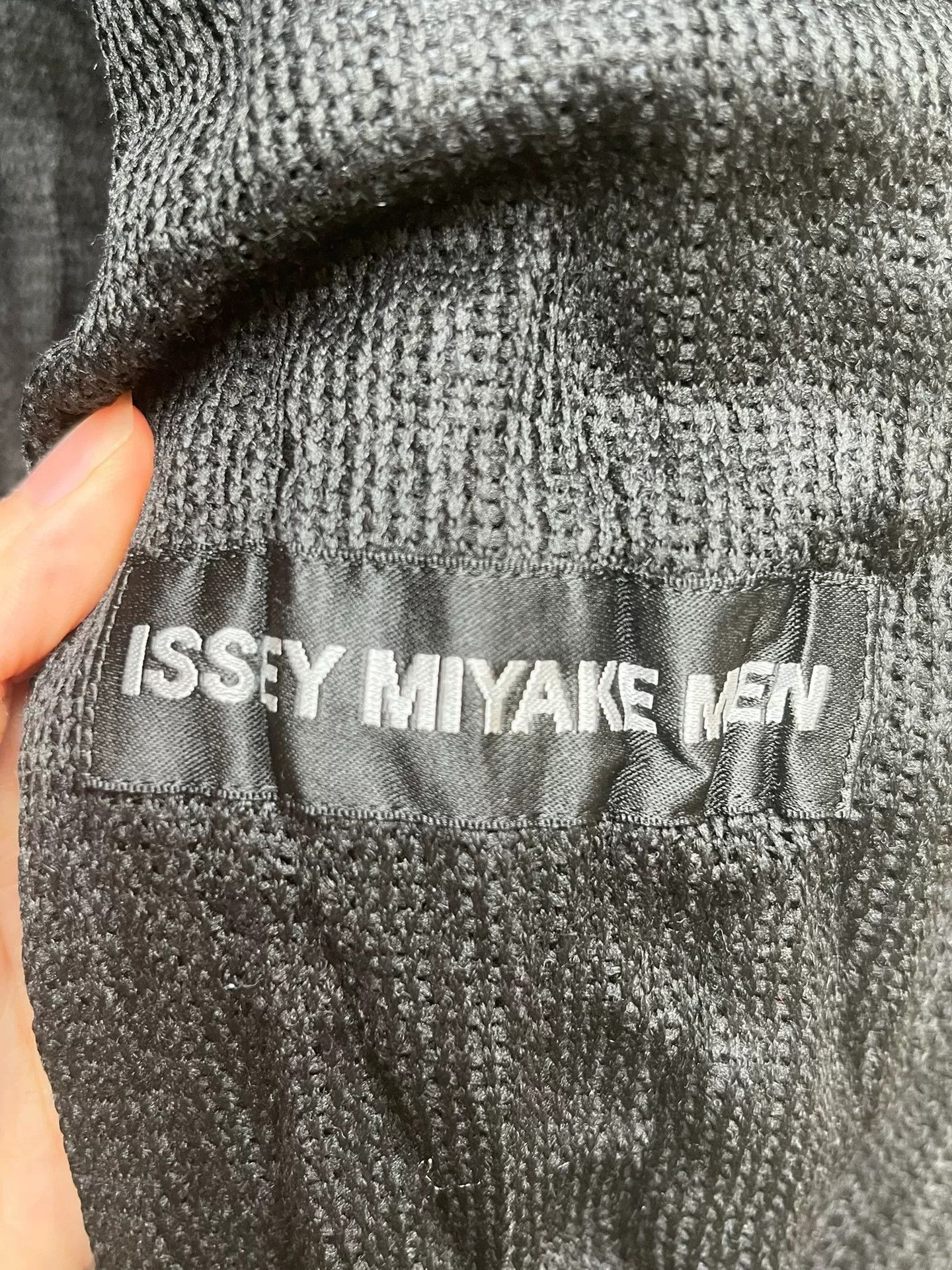 Issey Miyake Issey Miyake Men Textured Black Top Size S / US 4 / IT 40 - 9 Thumbnail