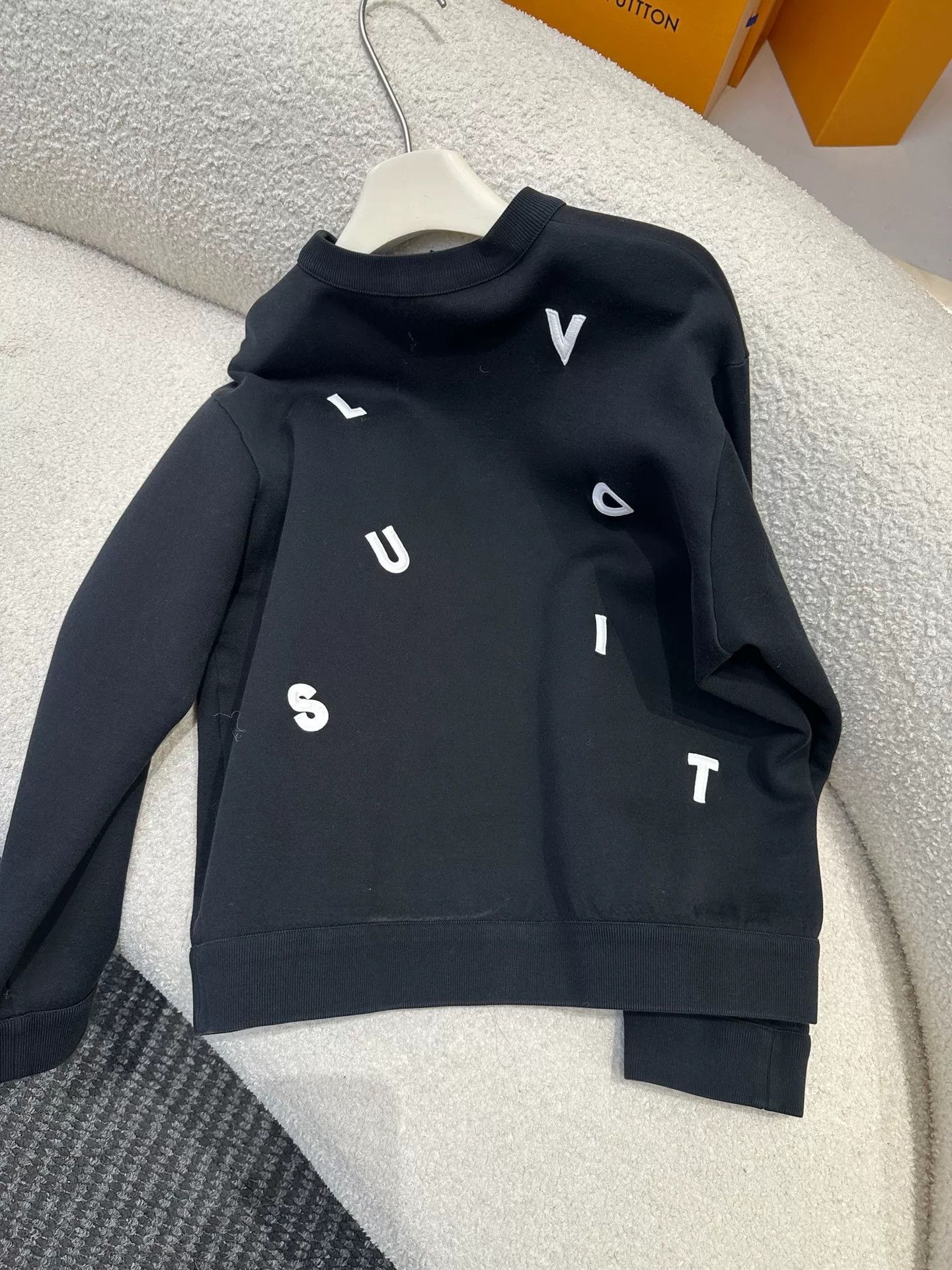 Louis Vuitton Louis Vuitton Black Letter Print Sweatshirt XXL Size US XXL / EU 58 / 5 - 2 Thumbnail