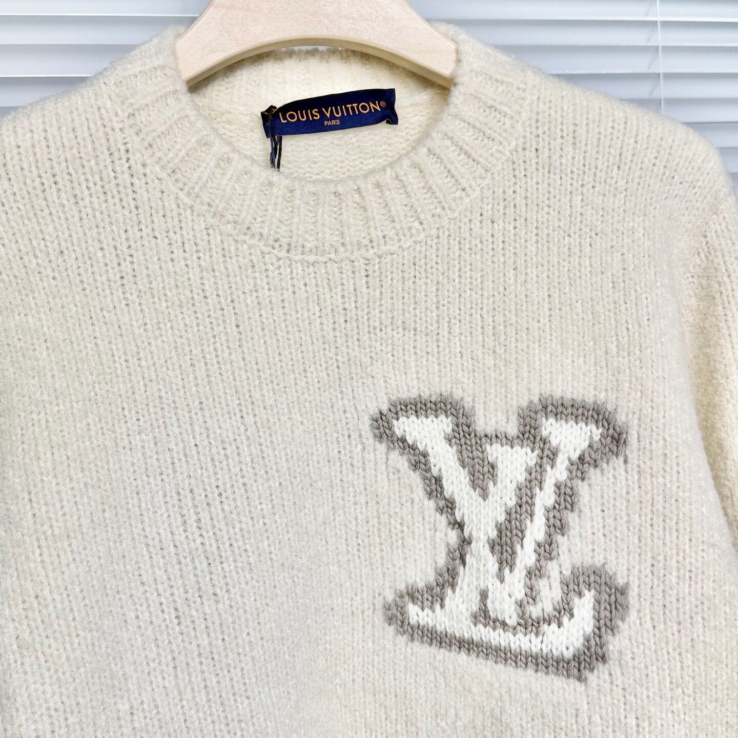 Louis Vuitton New LV Knit Sweater with Logo Size US M / EU 48-50 / 2 - 3 Thumbnail