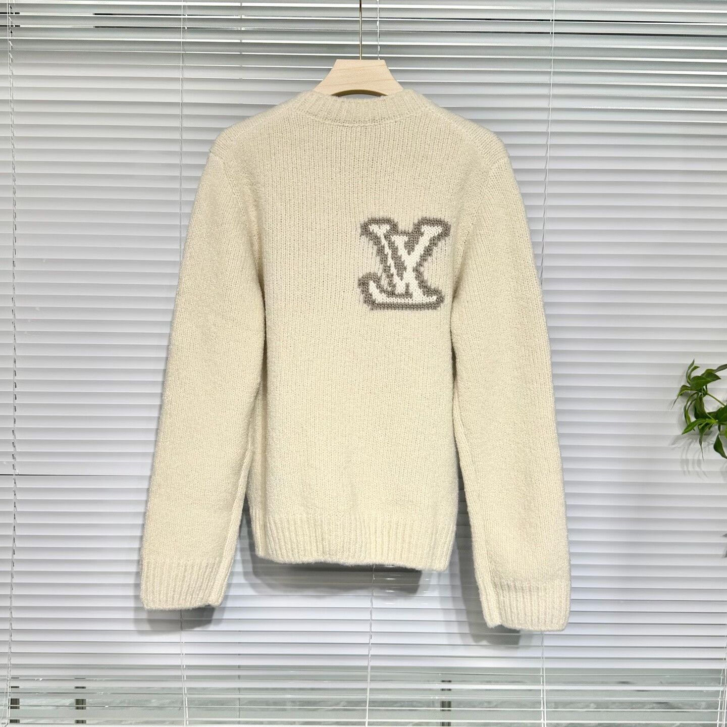 Louis Vuitton New LV Knit Sweater with Logo Size US M / EU 48-50 / 2 - 2 Thumbnail