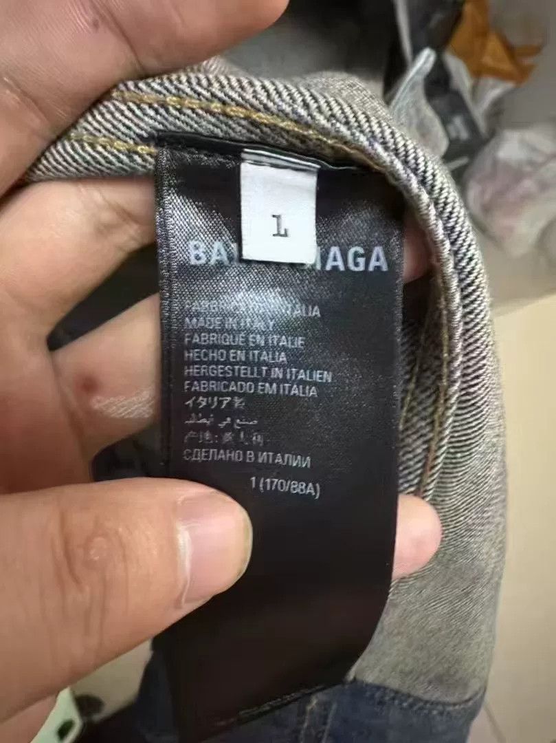 Balenciaga Balenciaga Graffiti Denim Jacket with Rhinestones Size US S / EU 44-46 / 1 - 4 Thumbnail