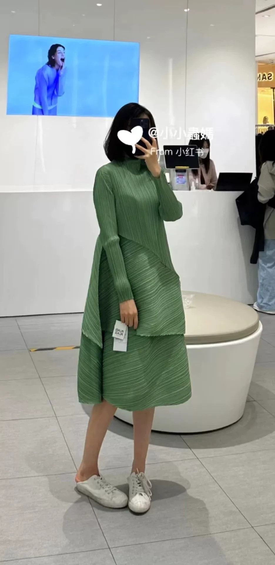 Issey Miyake Issey Miyake Green Pleated Dress Size L / US 10 / IT 46 - 2 Thumbnail