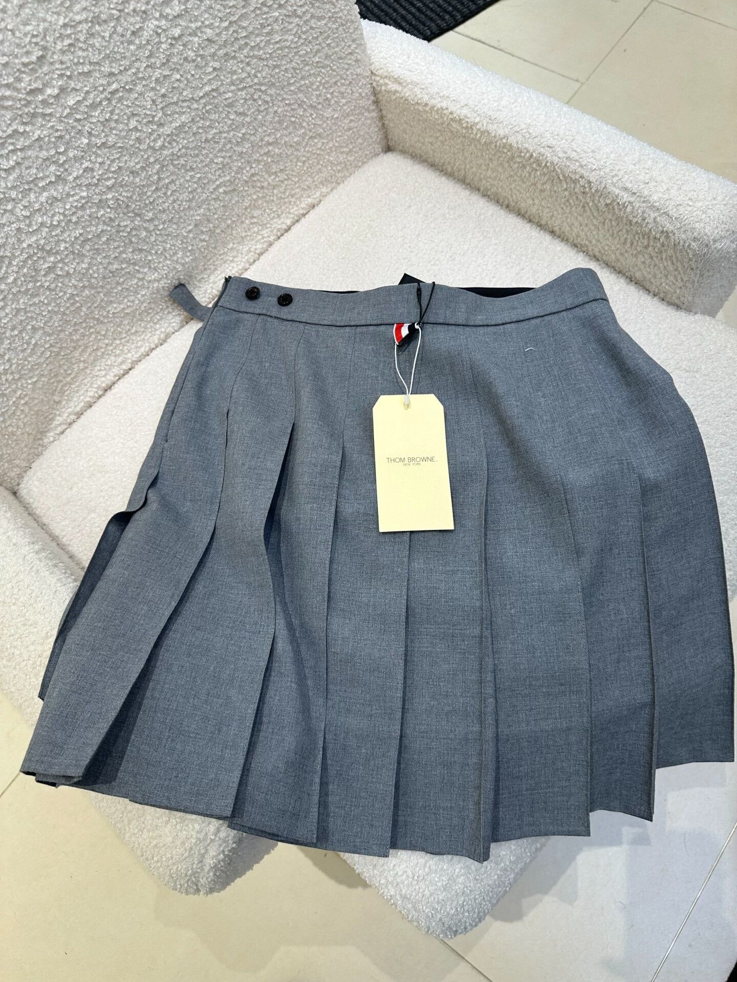 Thom Browne Thom Browne Women's Classic Pleated Skirt Size 42" / US 20 - 5 Thumbnail