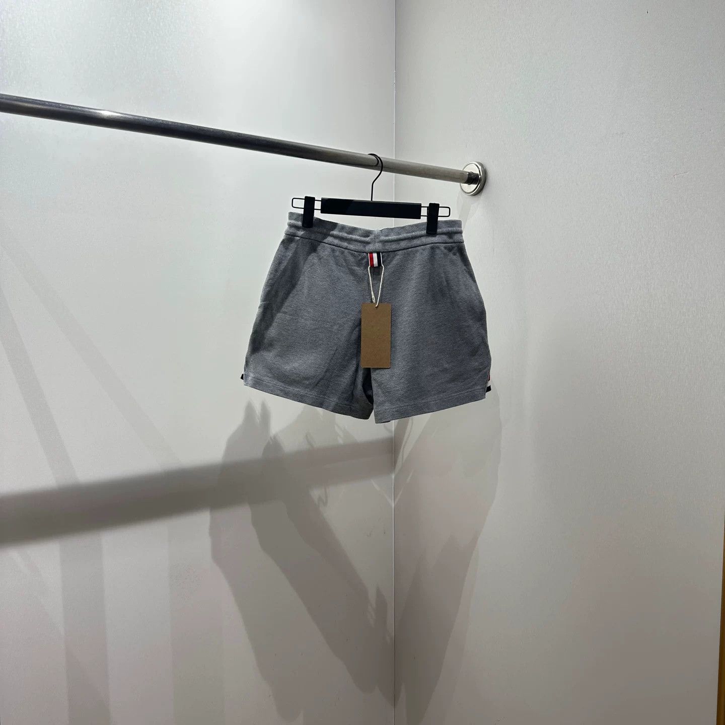 Thom Browne ThomBrowne Gray High-Waisted Drawstring Shorts Size US 27 - 2 Thumbnail