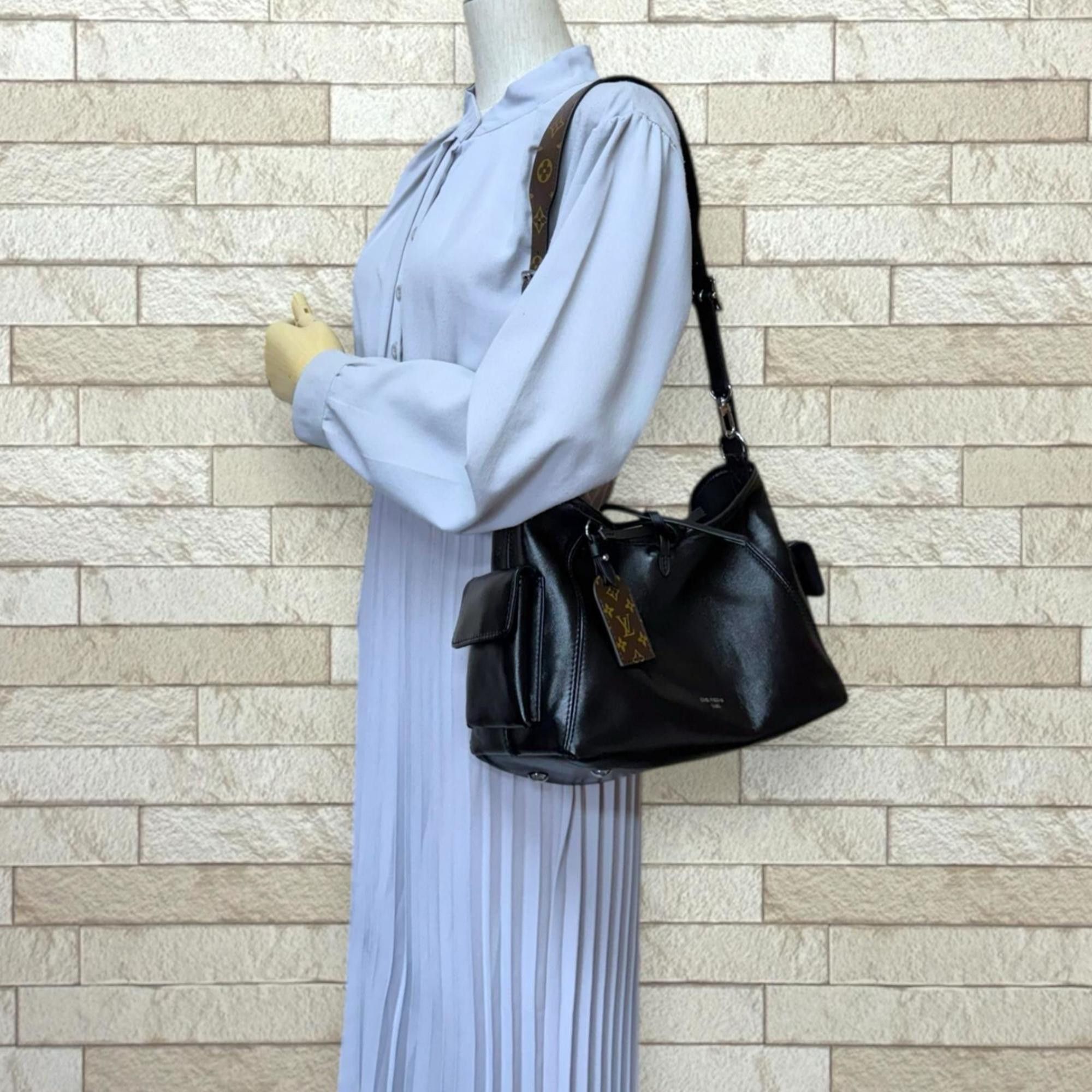 Louis Vuitton Pre-owned Louis Vuitton Carryall Cargo Vibe PM Shoulder Bag, M24861, Black, Women's, 2-Way, with Chain. Size ONE SIZE - 4 Thumbnail