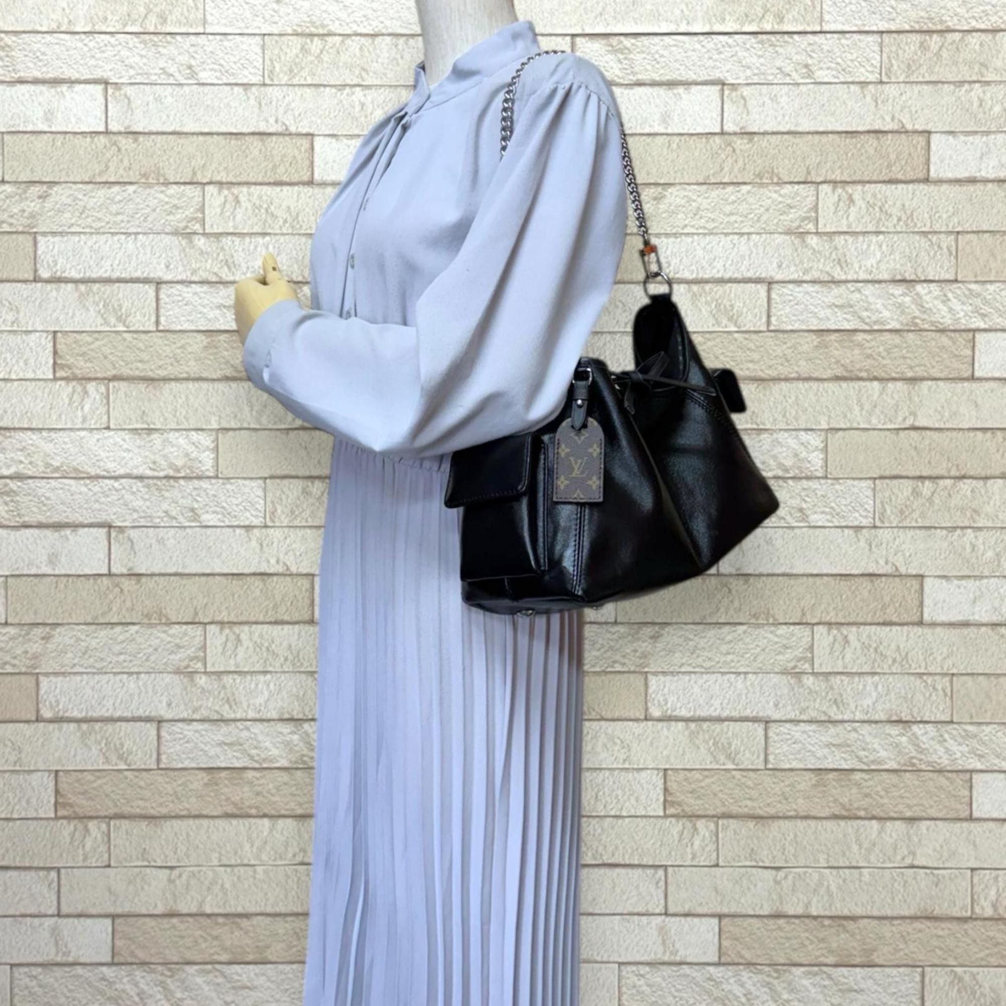 Louis Vuitton Pre-owned Louis Vuitton Carryall Cargo Vibe PM Shoulder Bag, M24861, Black, Women's, 2-Way, with Chain. Size ONE SIZE - 3 Thumbnail