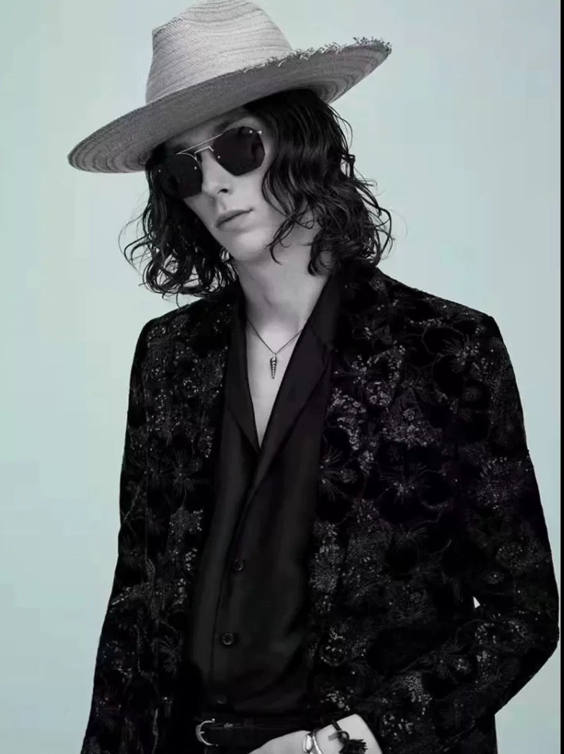 Saint Laurent Paris Saint Laurent Velvet Floral Embroidered Blazer Size US S / EU 44-46 / 1 - 7 Thumbnail