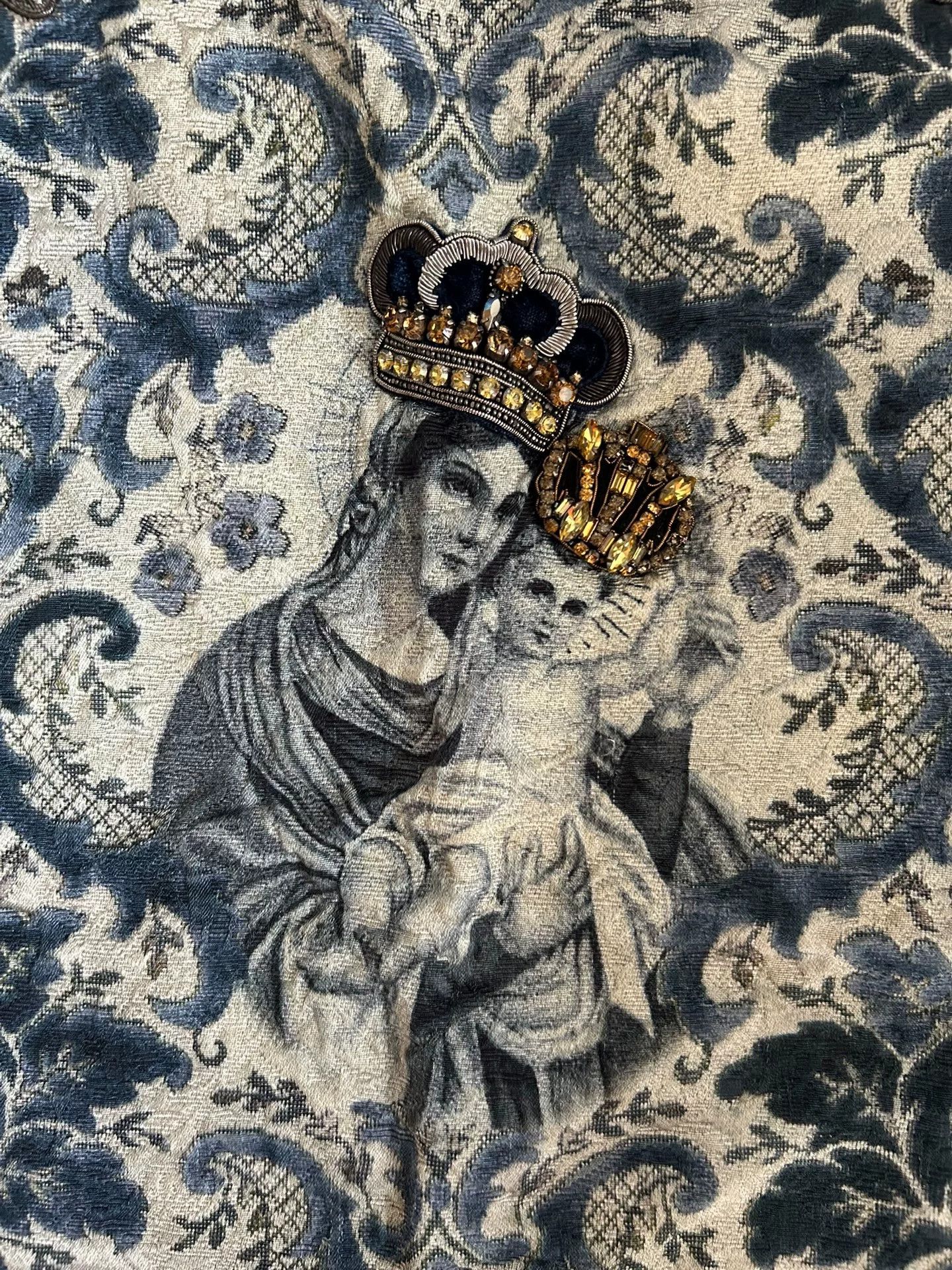 Dolce & Gabbana Luxury Dolce & Gabbana Embellished Sweatshirt Size US M / EU 48-50 / 2 - 4 Thumbnail