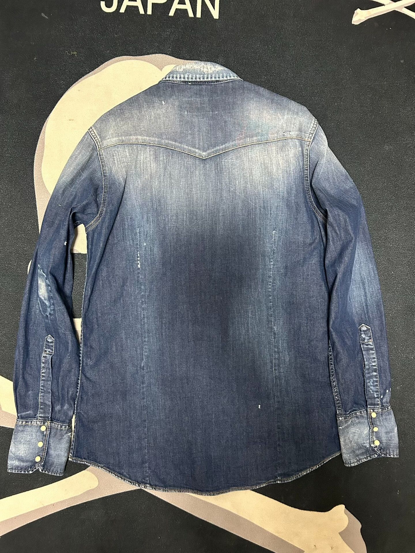Dsquared2 dsquared2 Men's Denim Shirt with Unique Details Size US L / EU 52-54 / 3 - 5 Thumbnail