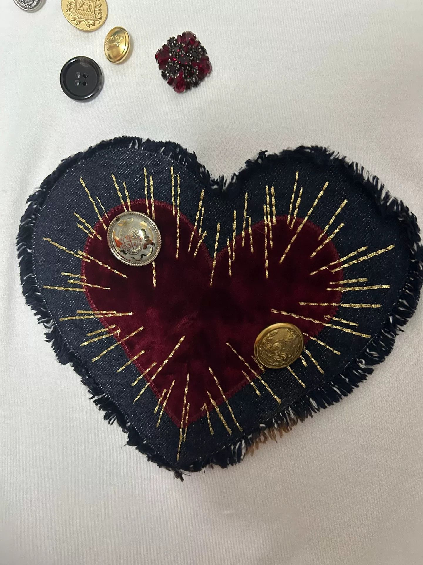 Dolce & Gabbana Dolce & Gabbana Heart Embroidery T-shirt Size XS / US 0-2 / IT 36-38 - 4 Thumbnail