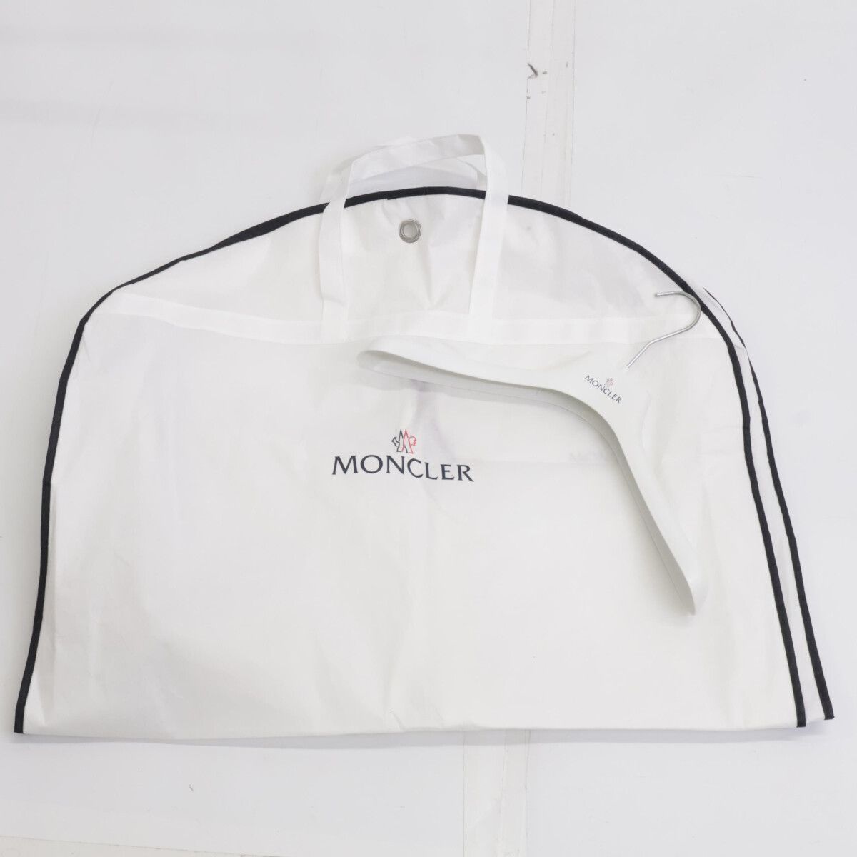 Moncler Moncler Moncler FULMARUS Nylon Down Coat Textile Outerwear DUTY FREE for USA Size ONE SIZE - 12 Thumbnail