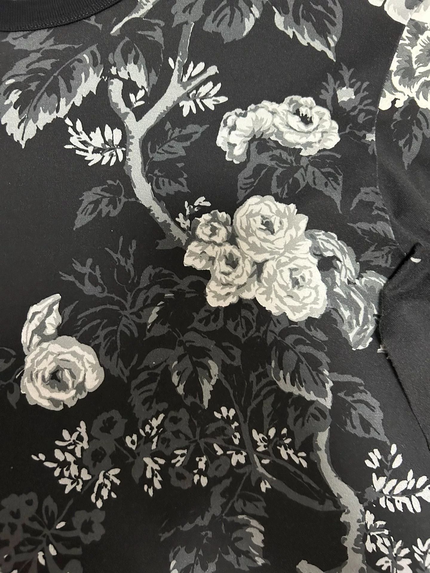 Dolce & Gabbana Dolce & Gabbana Floral Long Sleeve T-Shirt Size XL / US 12-14 / IT 48-50 - 3 Thumbnail
