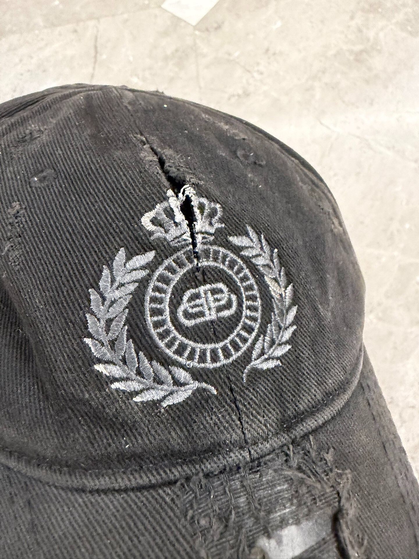 Balenciaga Balenciaga Distressed Duckbill Cap Size ONE SIZE - 7 Thumbnail