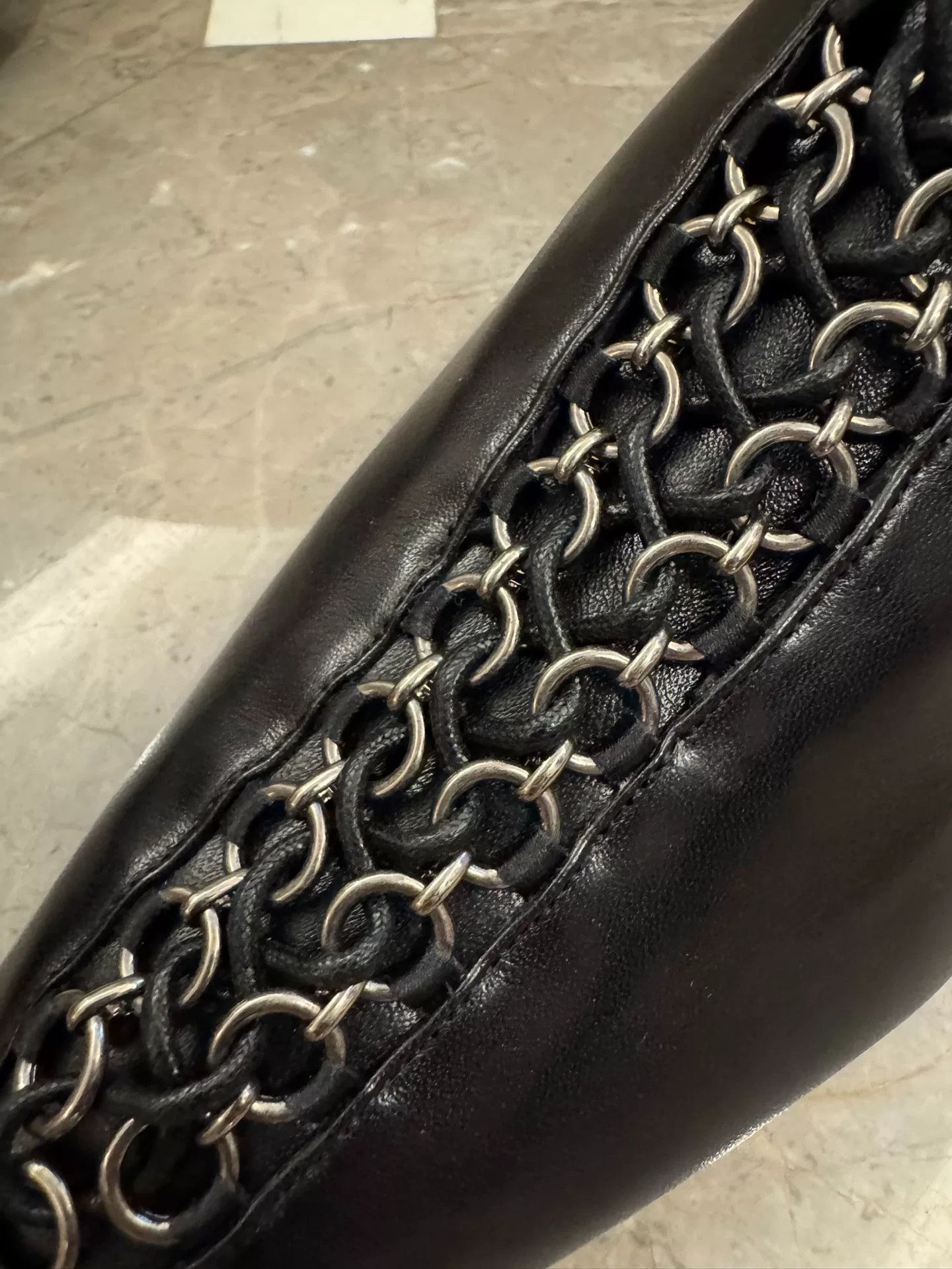 Saint Laurent Paris Saint Laurent Black Chelsea Boots with Chain Detail Size US 10 / EU 43 - 5 Thumbnail