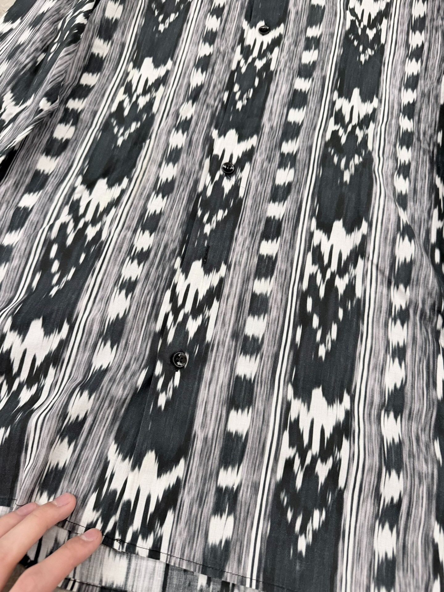 Saint Laurent Paris Saint Laurent Ethnic Pattern Black and White Shirt Size US S / EU 44-46 / 1 - 3 Thumbnail
