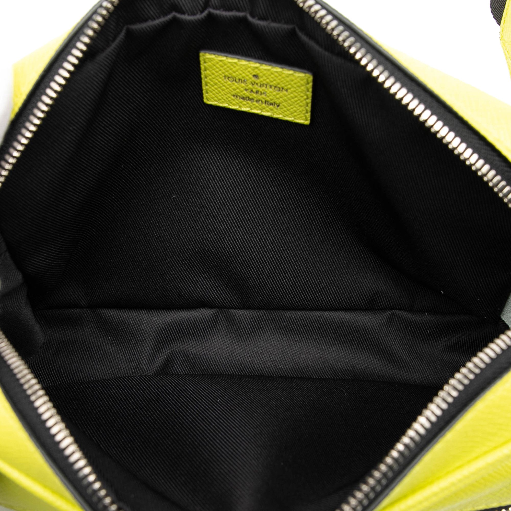 Louis Vuitton Louis Vuitton Monogram Taigarama Outdoor Bumbag Size ONE SIZE - 4 Thumbnail