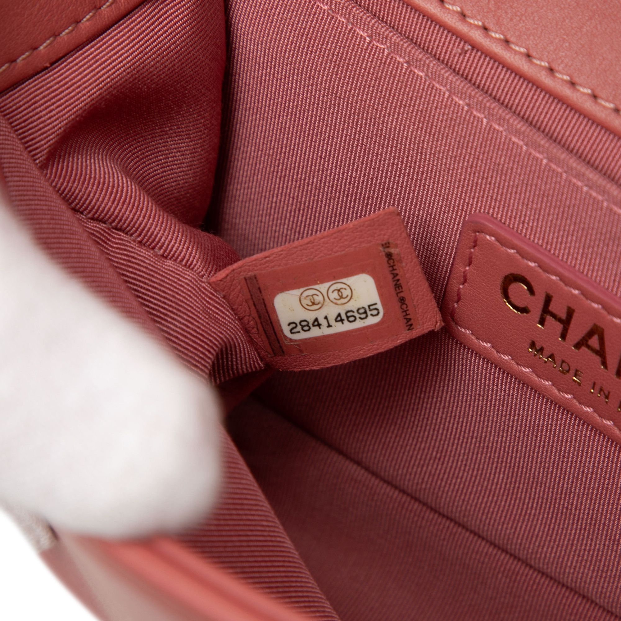 Chanel Chanel Small Quilted Lambskin Boy Flap Size ONE SIZE - 6 Thumbnail